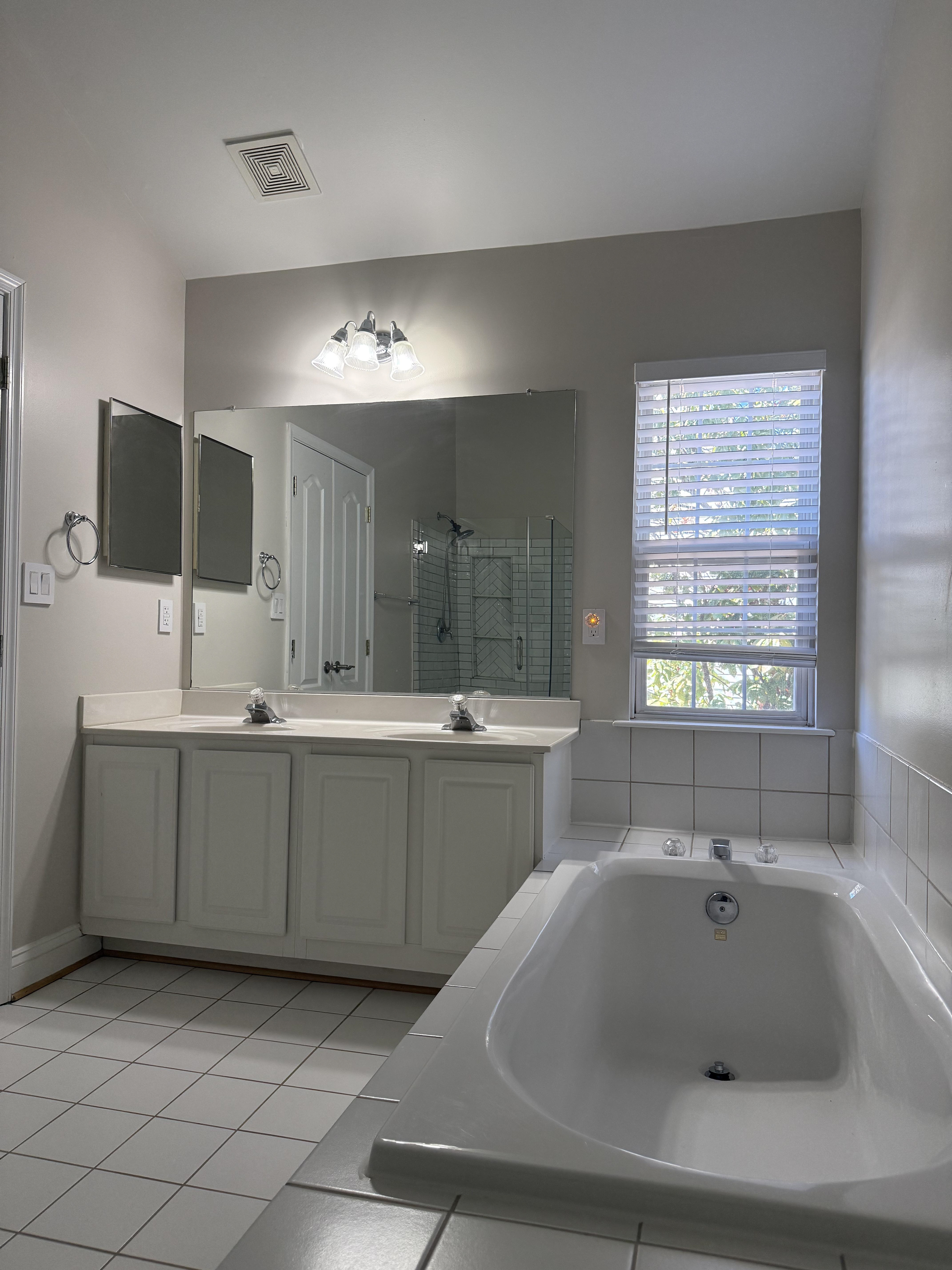 Master Bedroom Private Bathroom