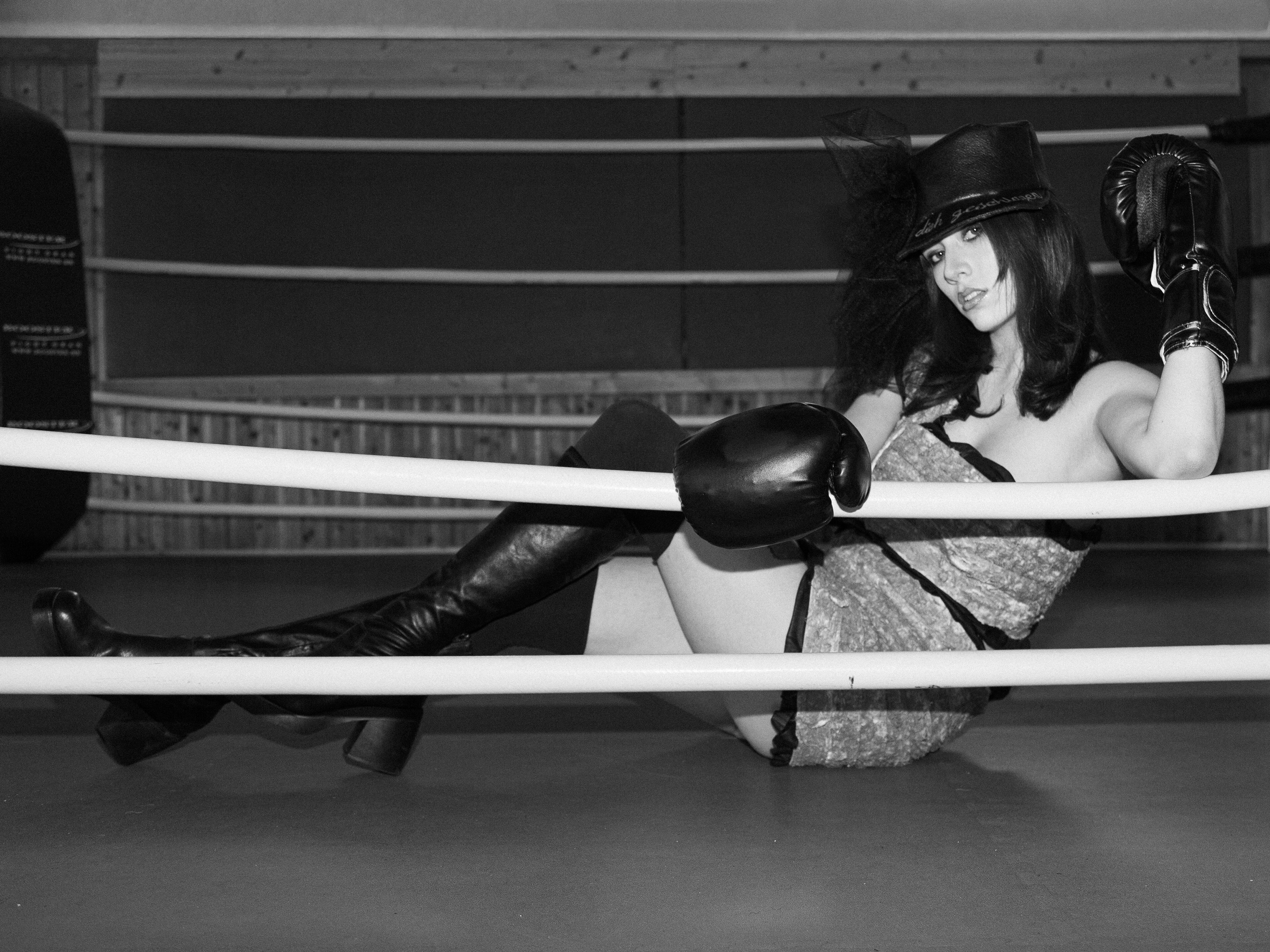 Model: Feena (@feena.aurelia) Designerin: Dina Gagatsi (@dinaskreativerort)