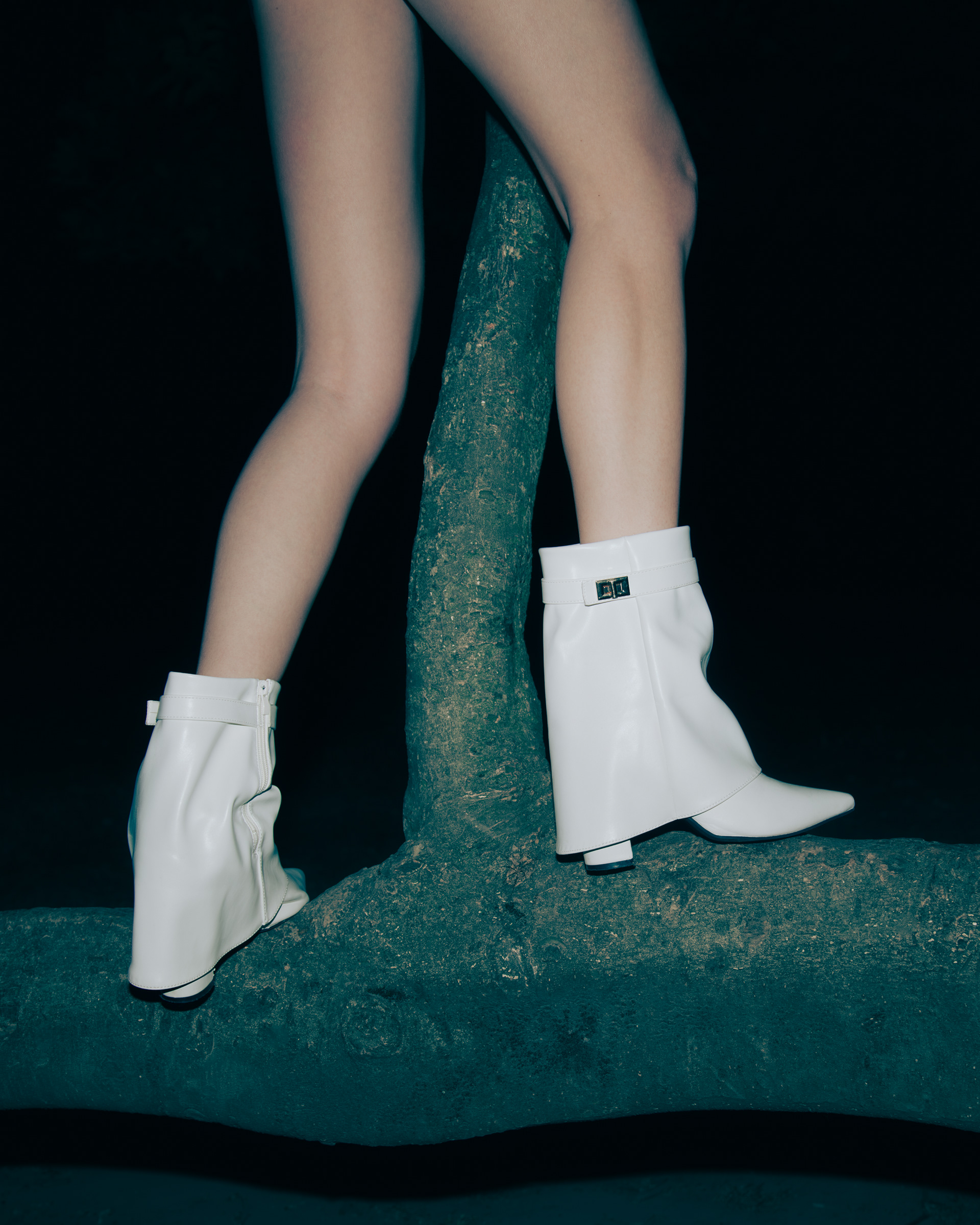 Model: Alex (@Alex.andragnn) Creative Direction & Styling:  Jenny Stubertz (@jy_stz_)