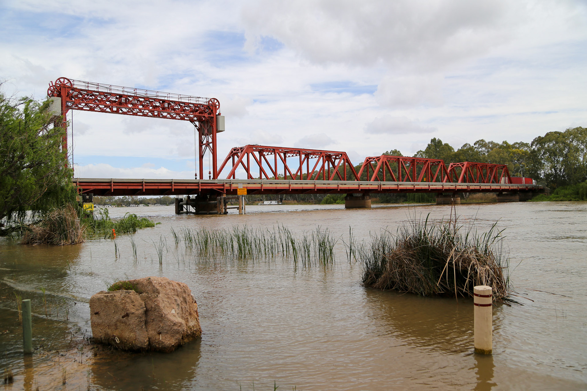 Paringa Bridge - Murray River 2016