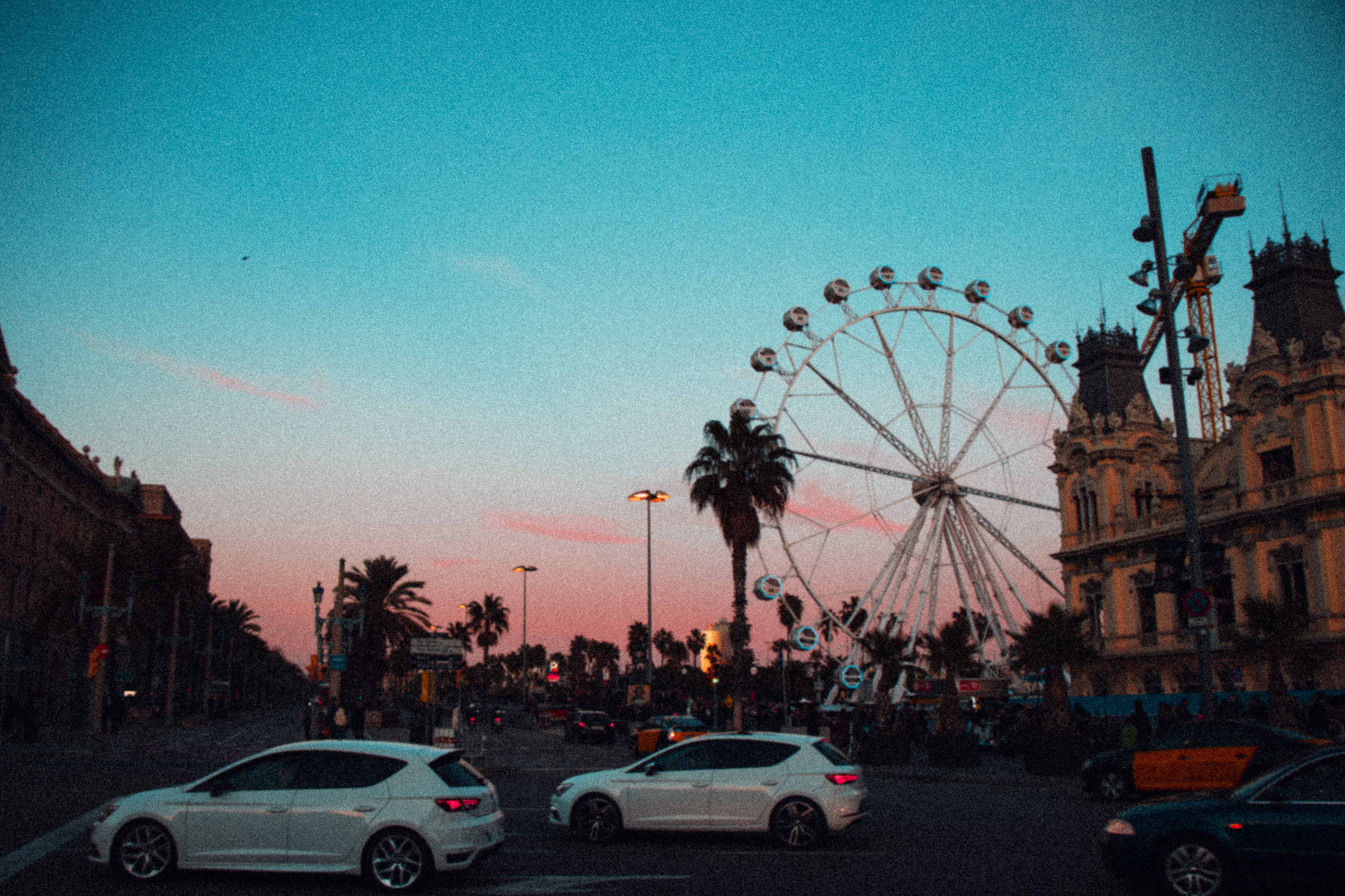 CANON 90D