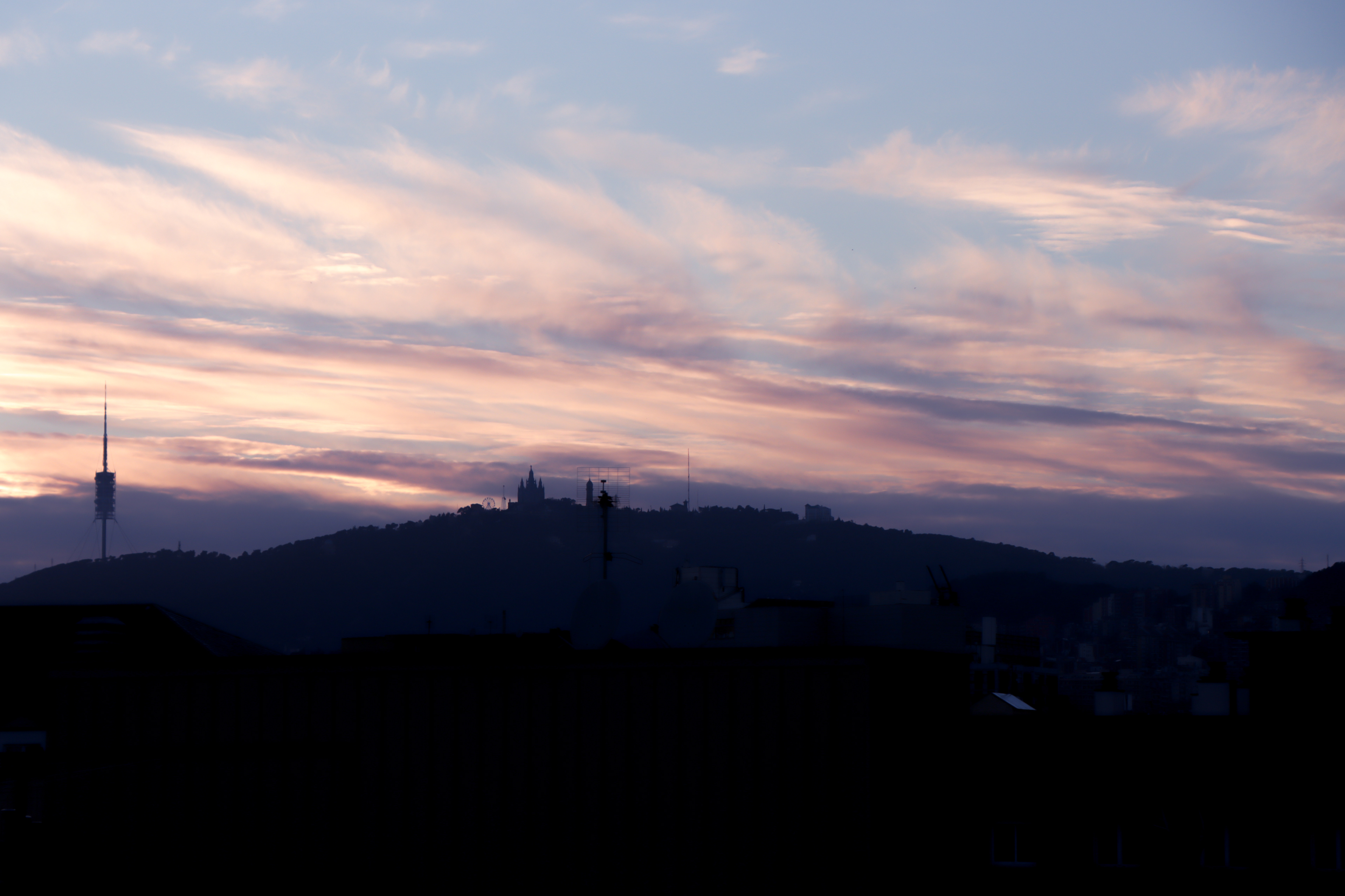 CANON 90D
