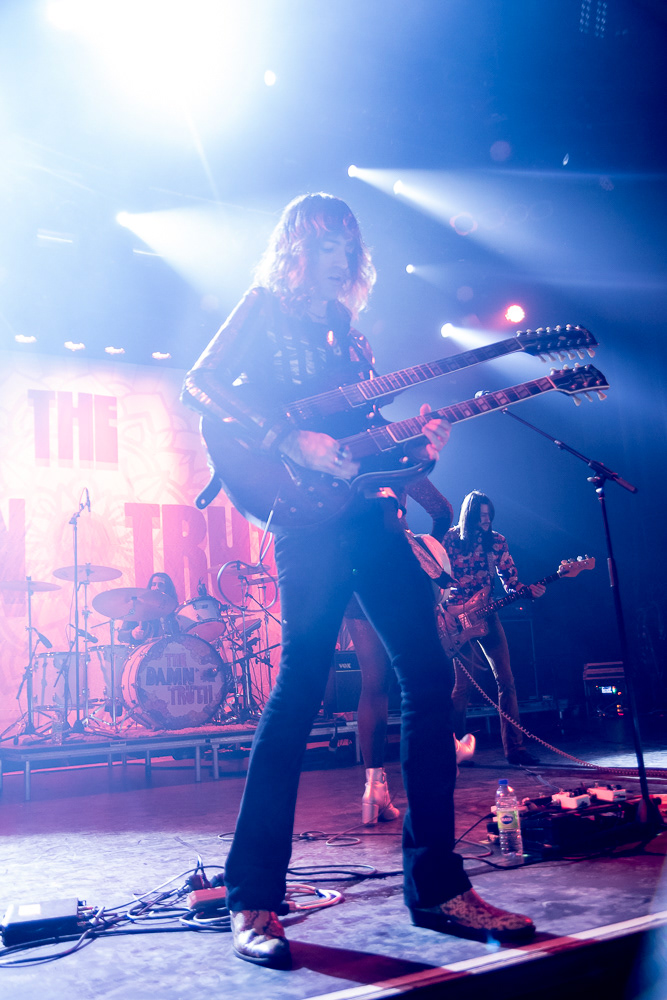 Mtl Live - The Damn Truth