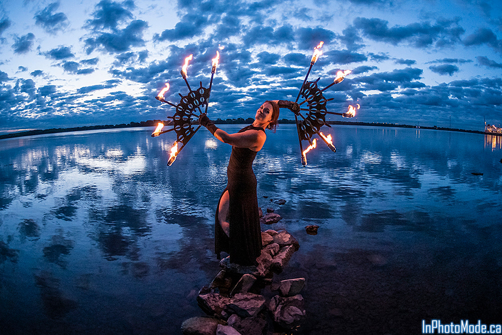 La dame de Feu and the Sunrise Ritual