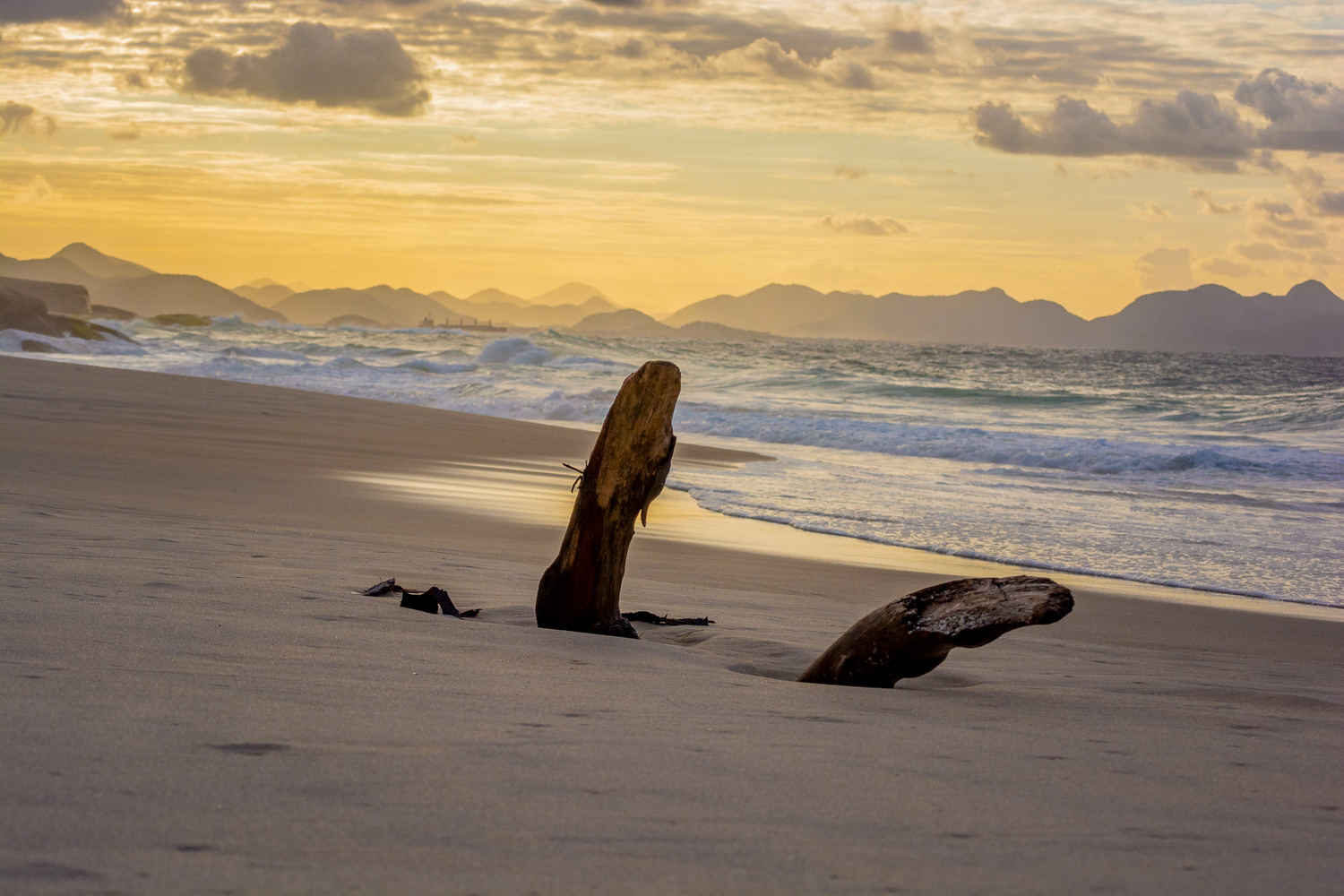 Arpoador Beach