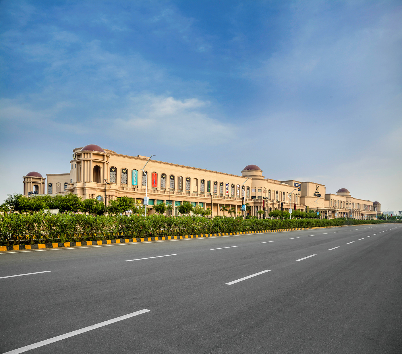 PHOENIX PLASSIO MALL [LUCKNOW]