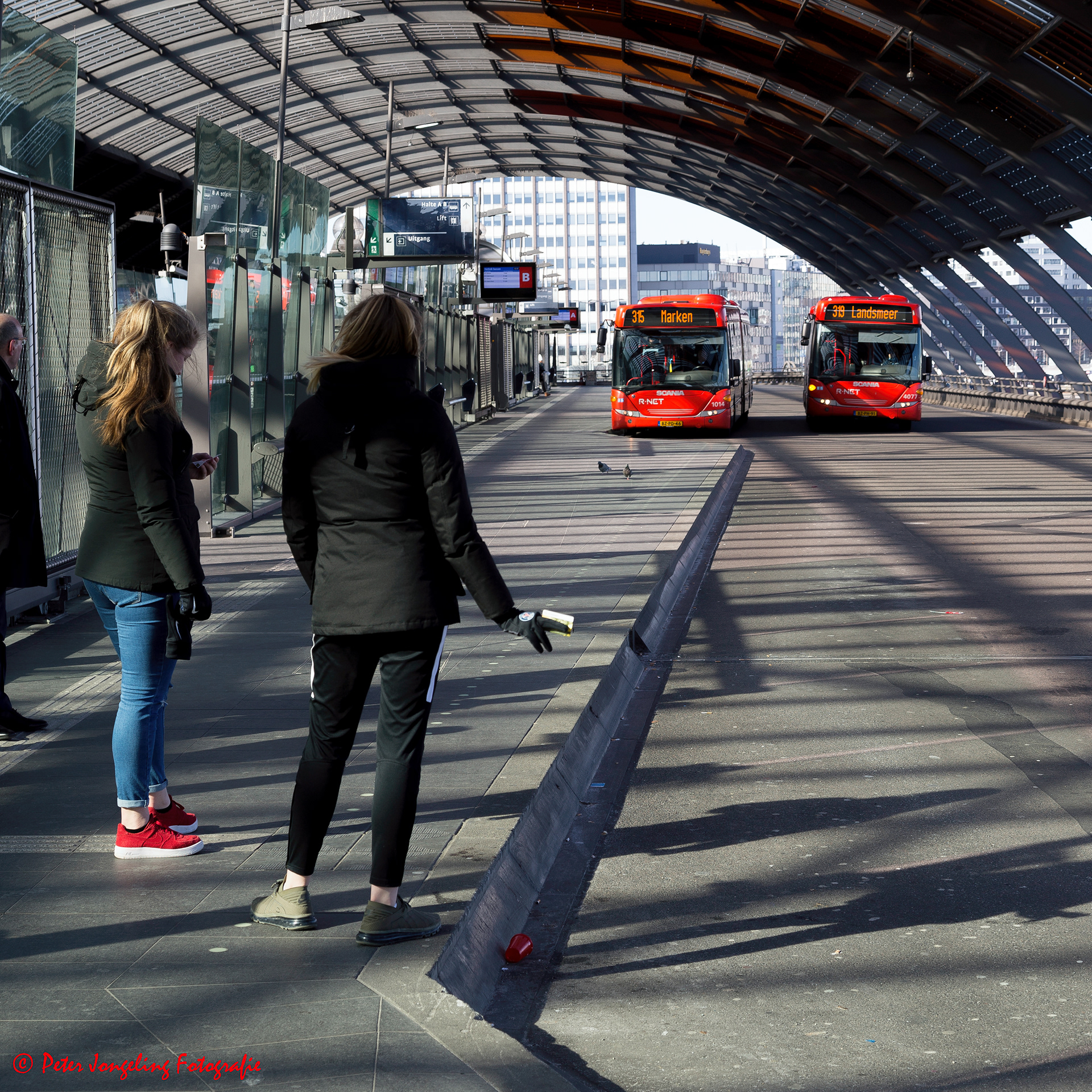 busplateau Amsterdam CS