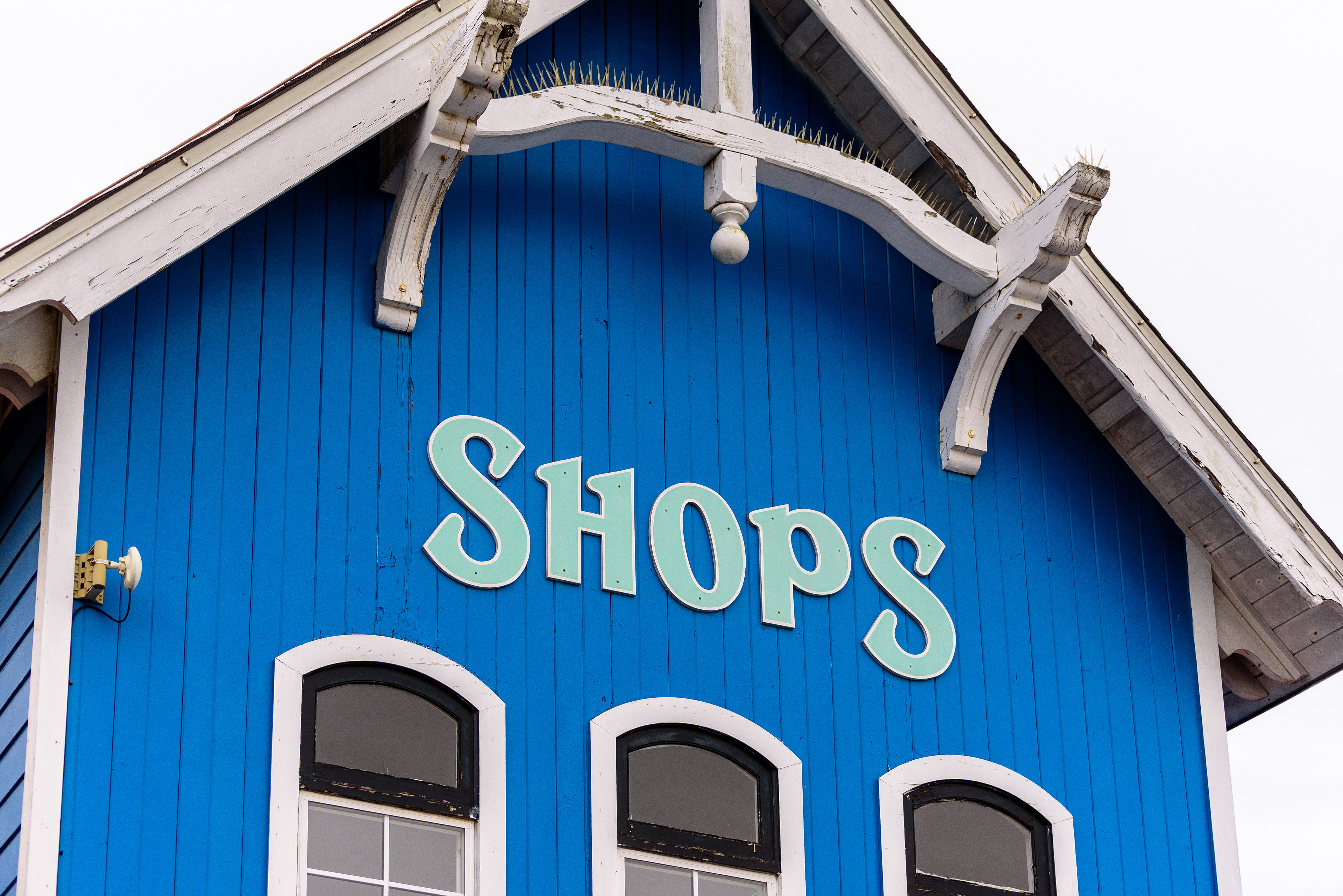 ARCHITECTURE & SPACES