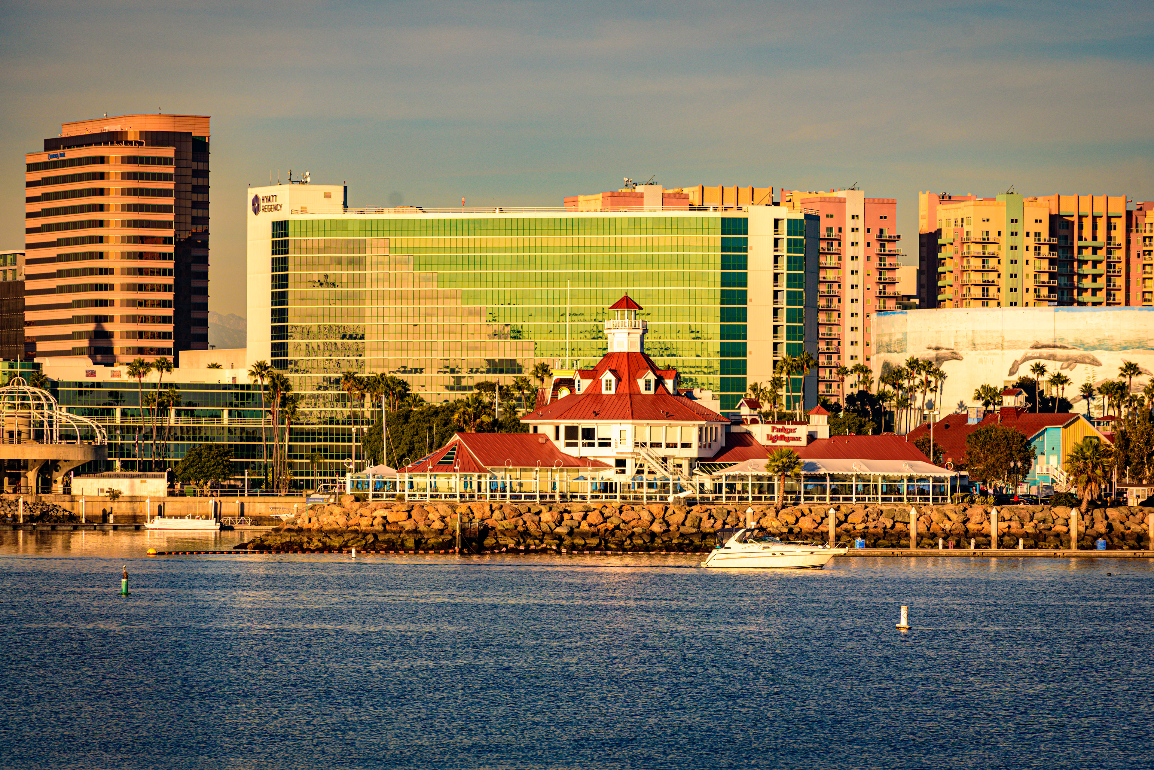 ARCHITECTURE & SPACES