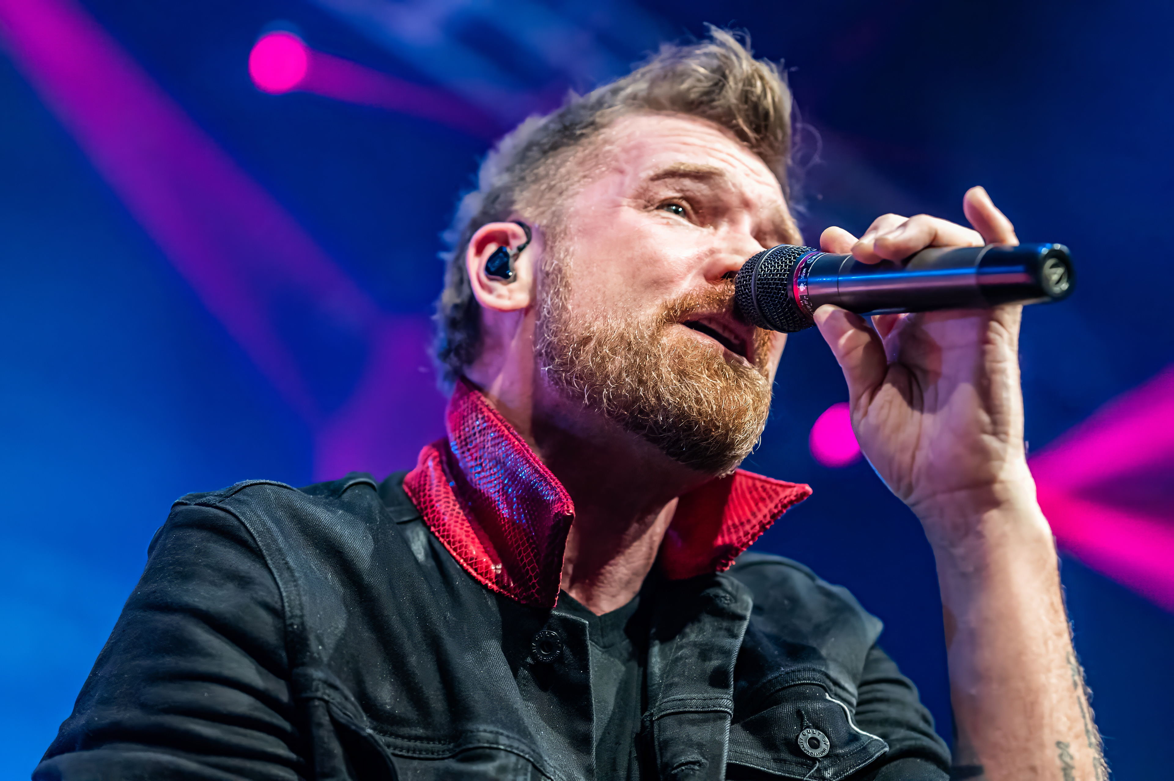 Hinder