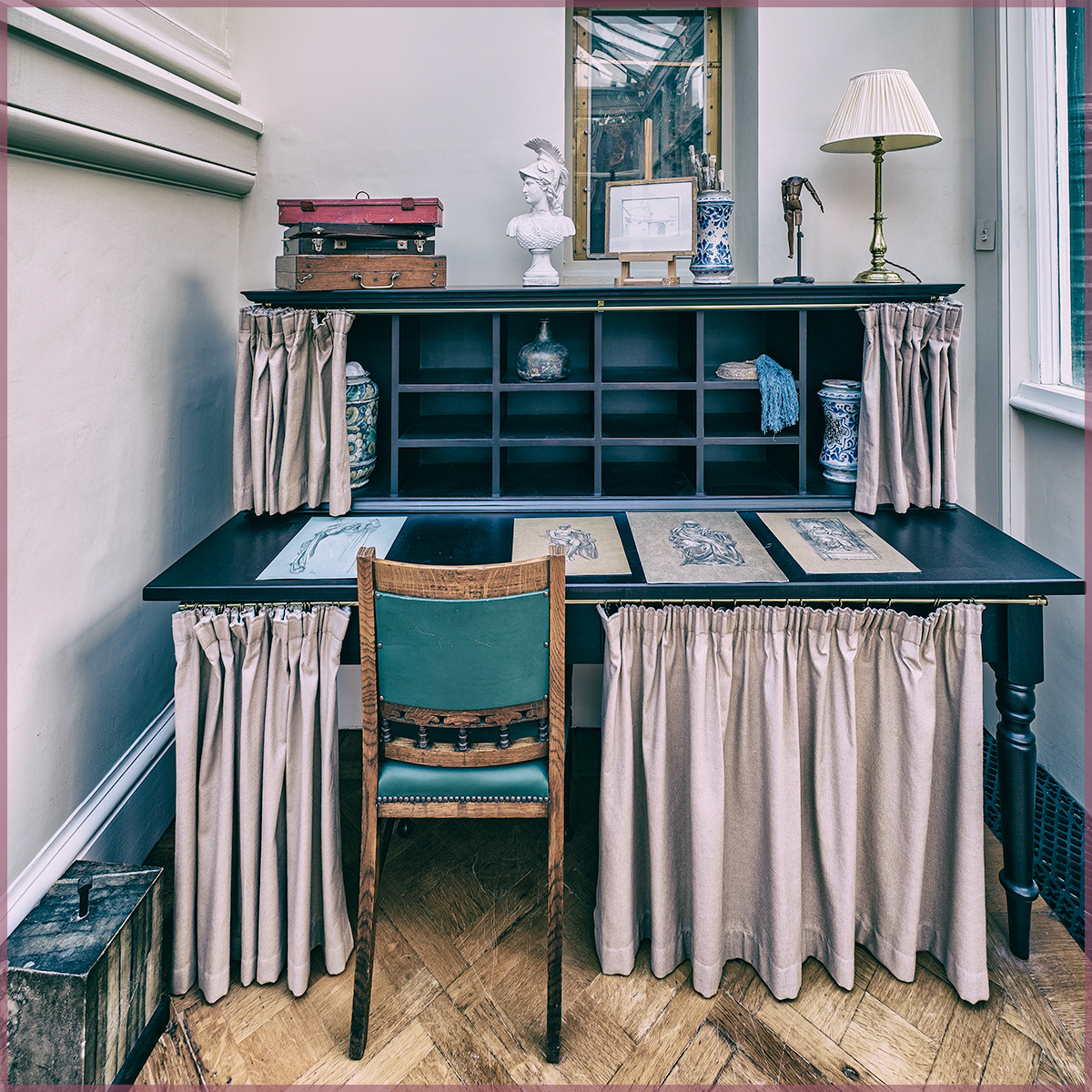 SCORE 8.5 The Masters Desk by David Balaam