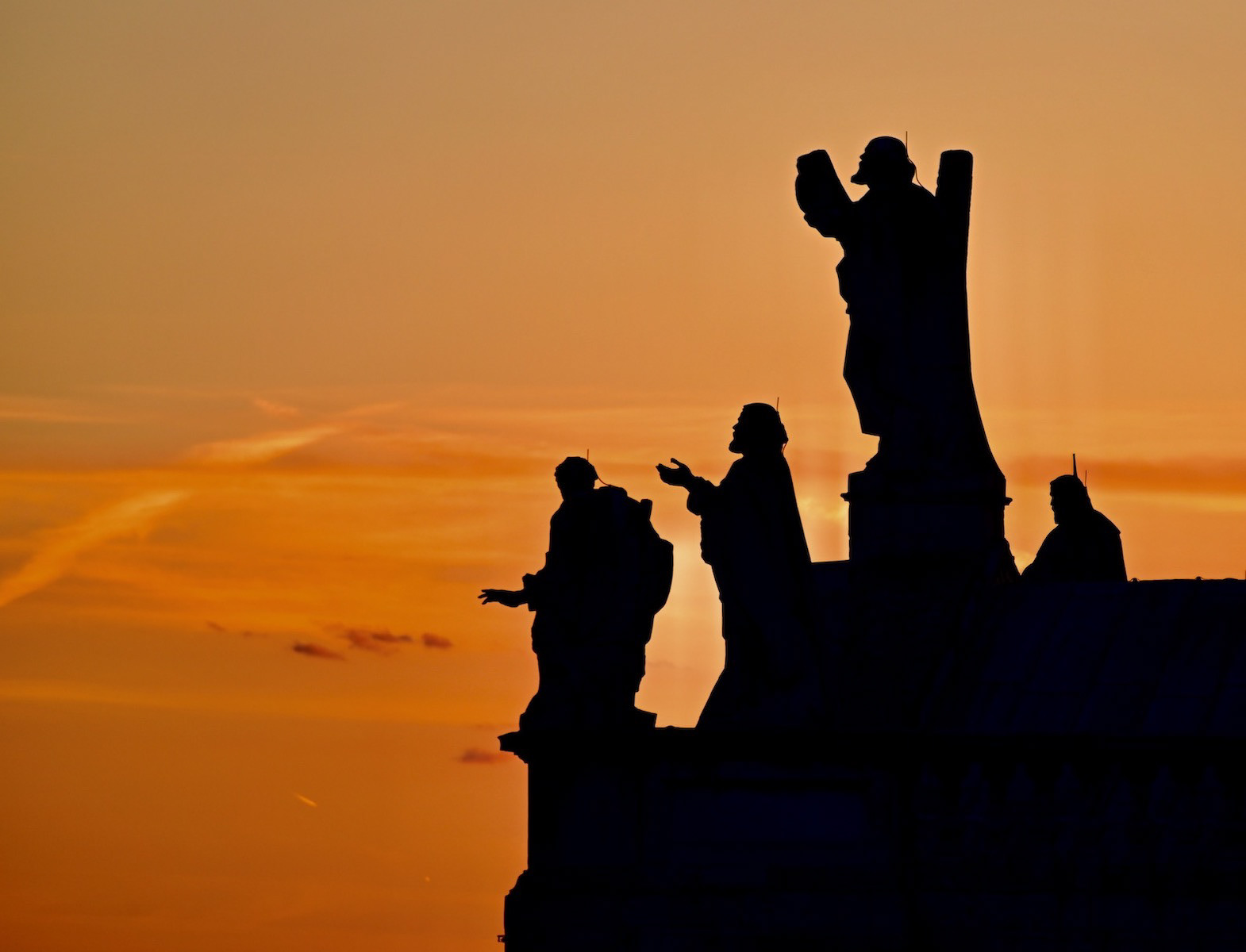 Welcoming the sunset by Helen Cowie
