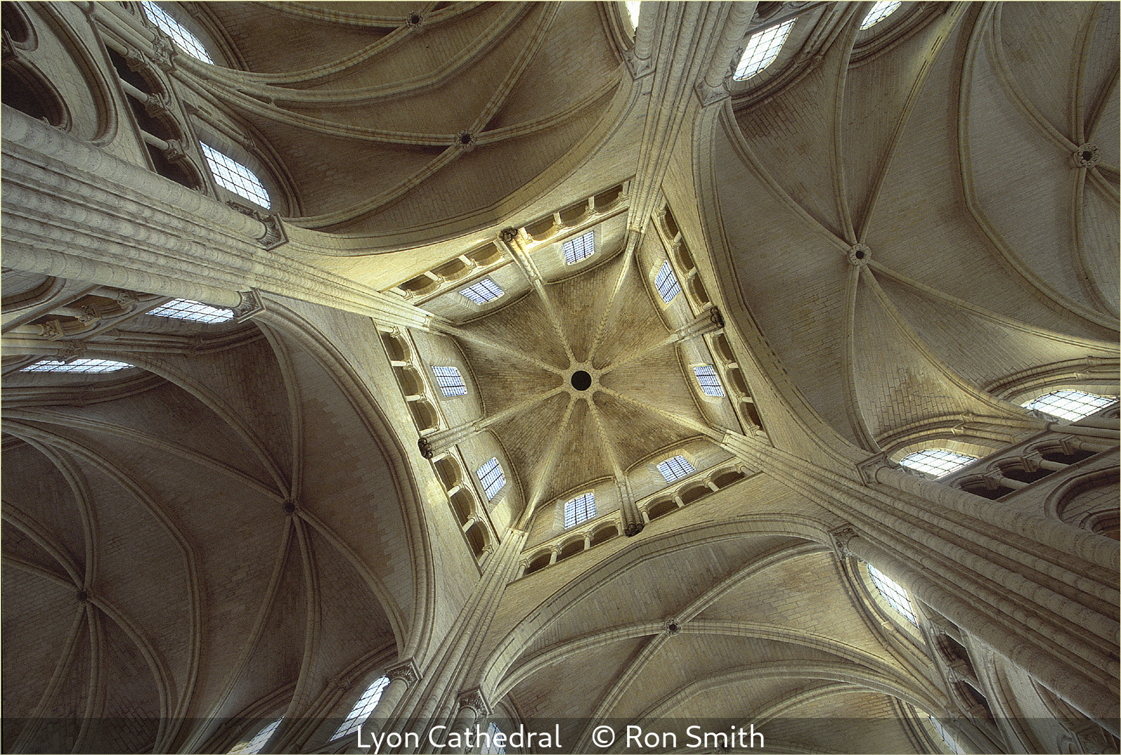 SCORE 10 Ron Smith - Lyon Cathedral