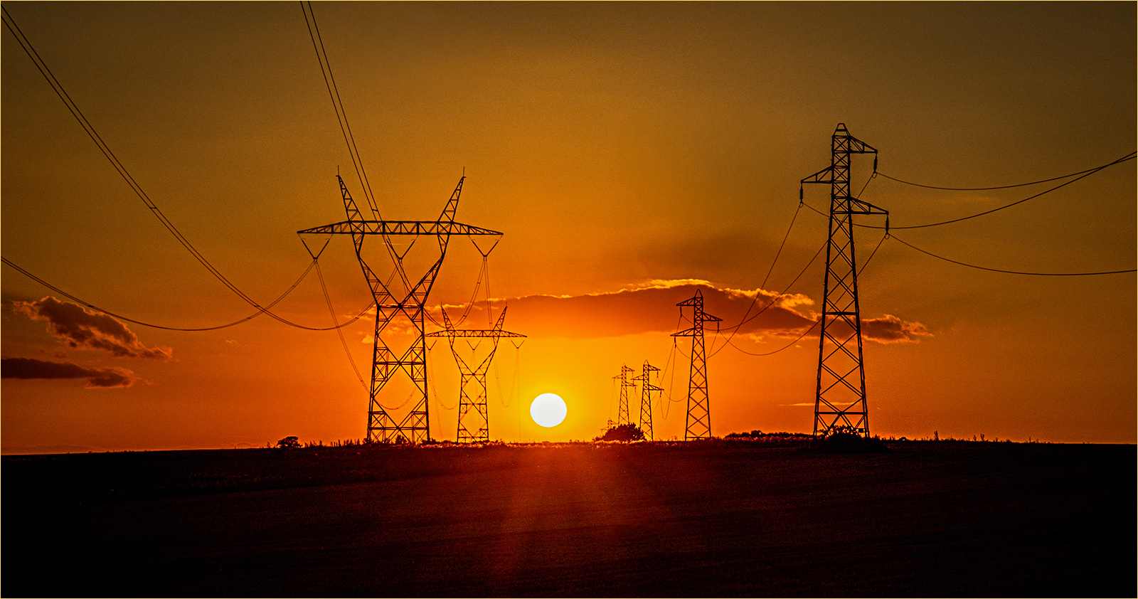 Highly Commended: Bogdan Schiteanu_Power grid field near Troyes