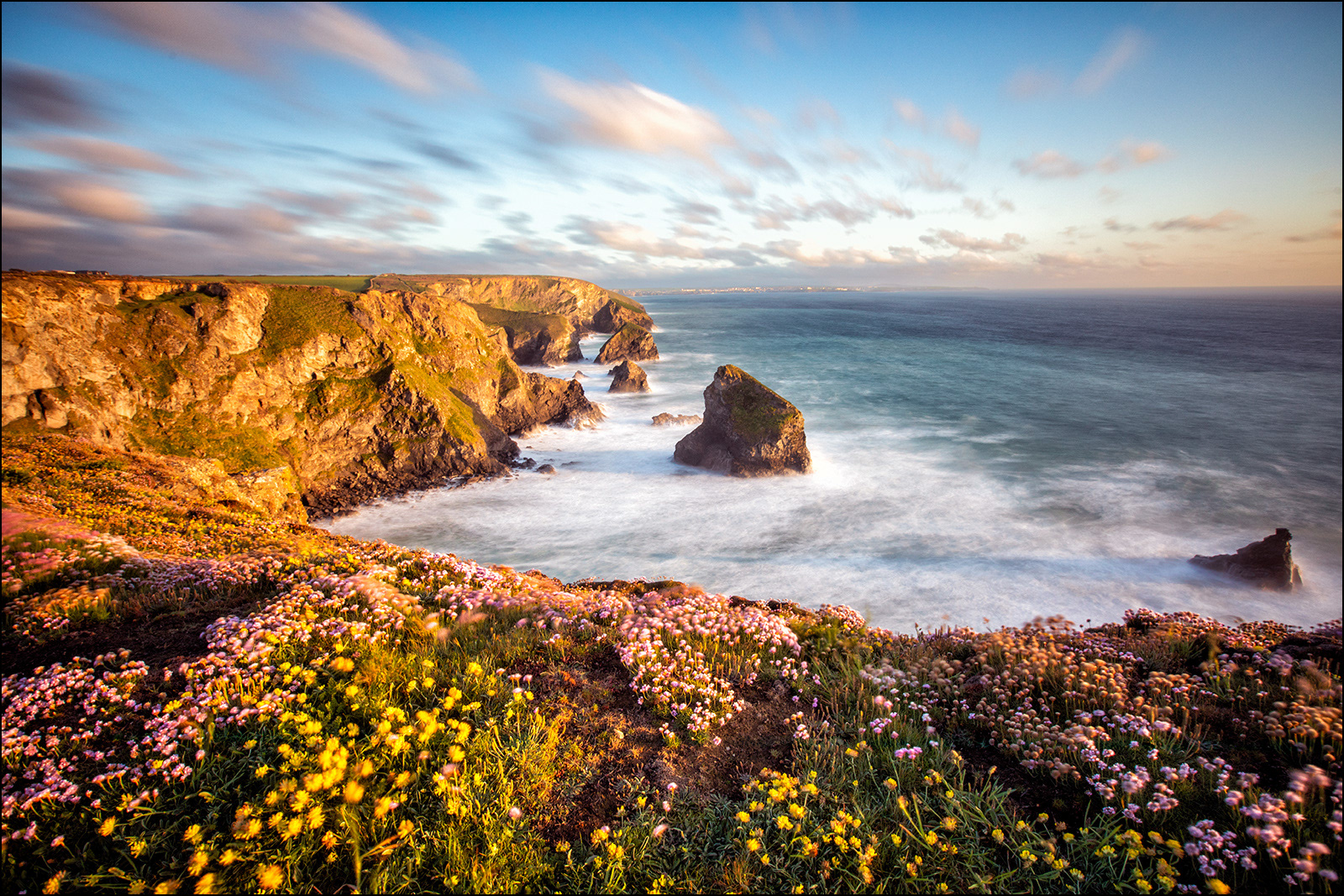 SCORE 8.0 An Evening At The Bedruthen Steps by Paul Hodson