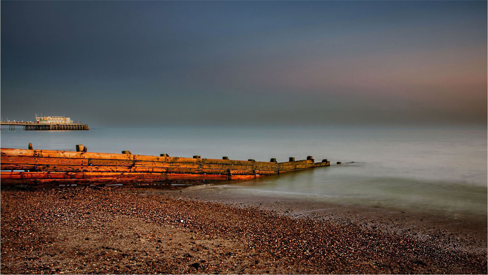 SCORE 9:  Warm light at sundown by Bogdan Schitean