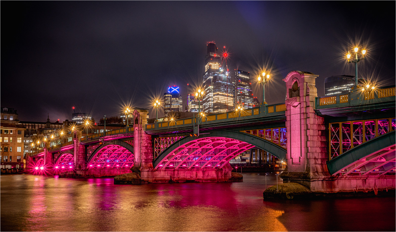 7.5 Southwark Bridge London by Richard Knapp