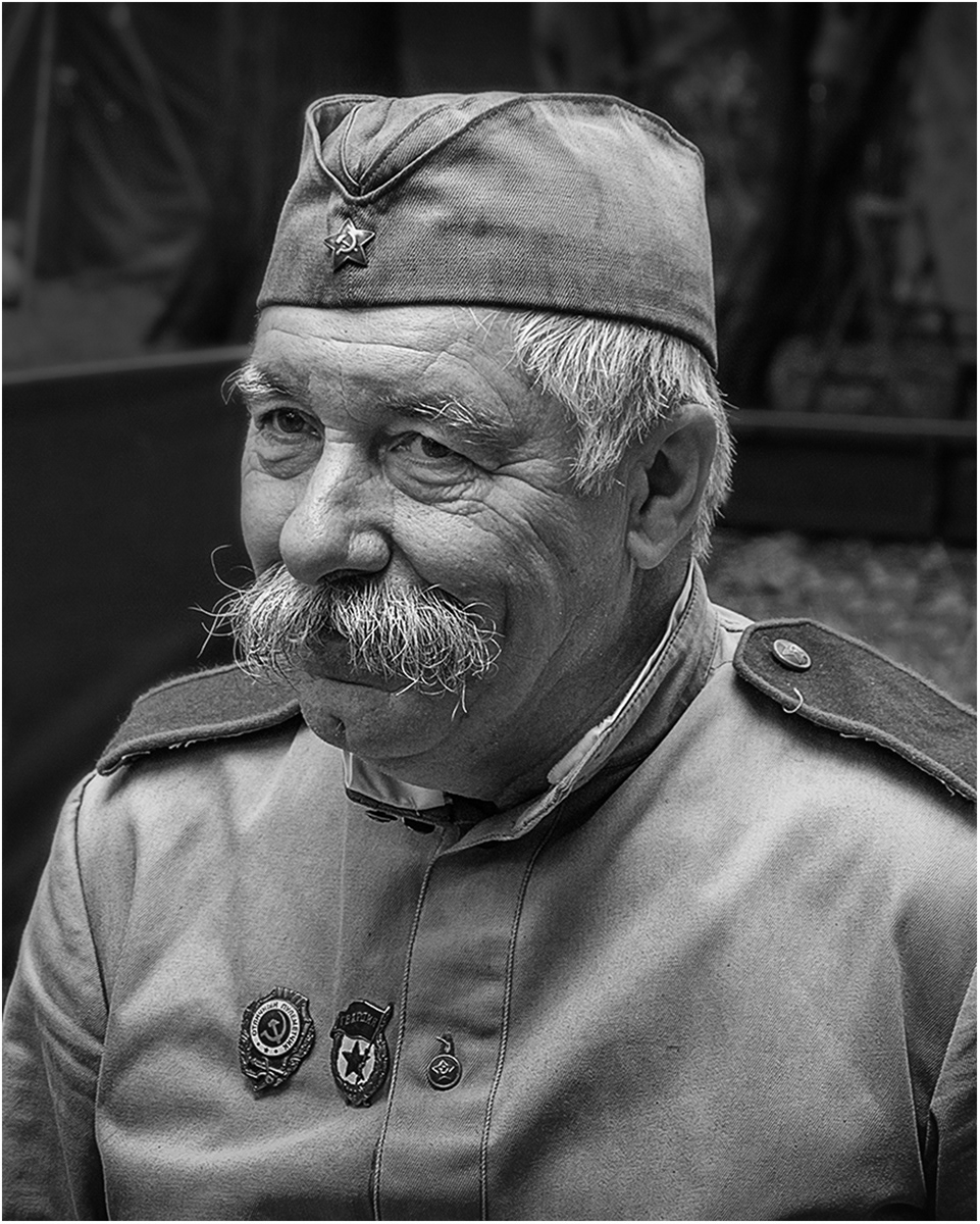 HELD BACK Bob Ede A Soldier of the Soviet Union