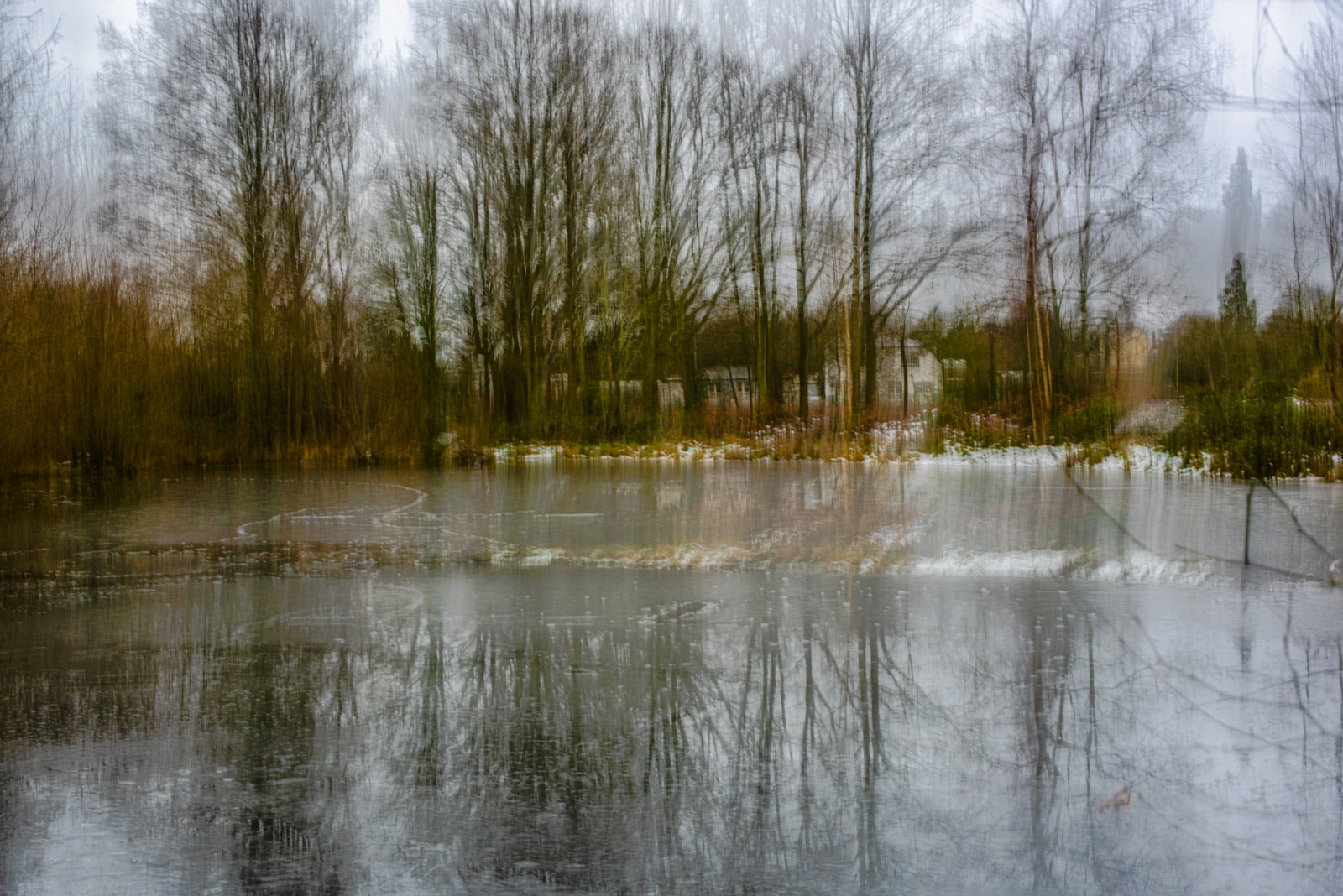 SCORE 8.0 Whispers beneath the ice by Zainab Mahmoud