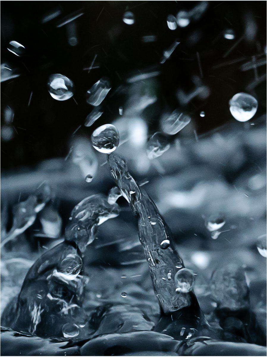 SCORE 9: Rain Sculptures by Bob Ede