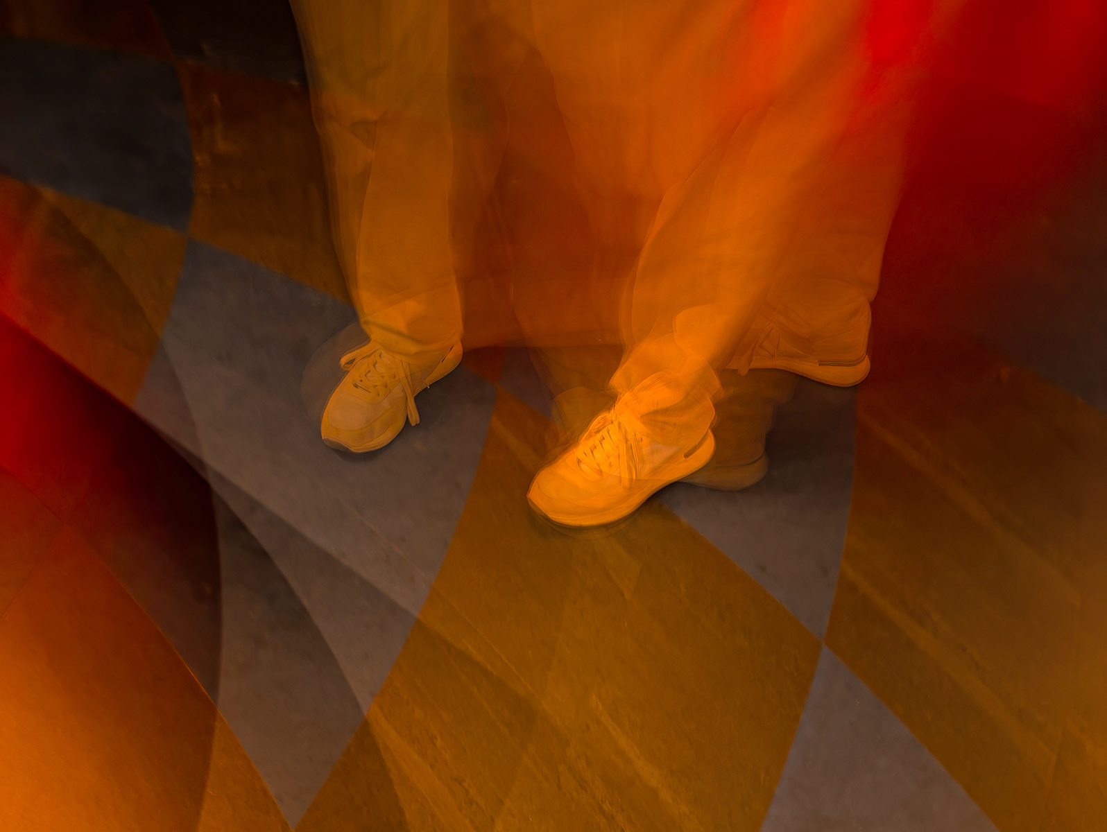 SCORE 8.0 Ghostly Feet by Andi Hargreaves LRPS