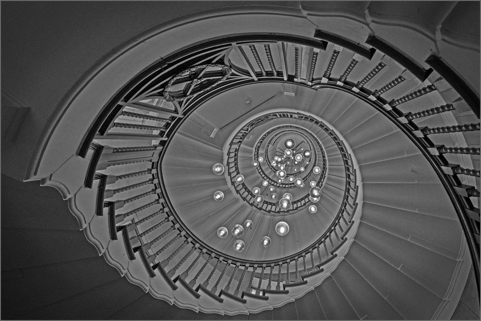Curvy Subject in 'Heals' by Steve Stuart