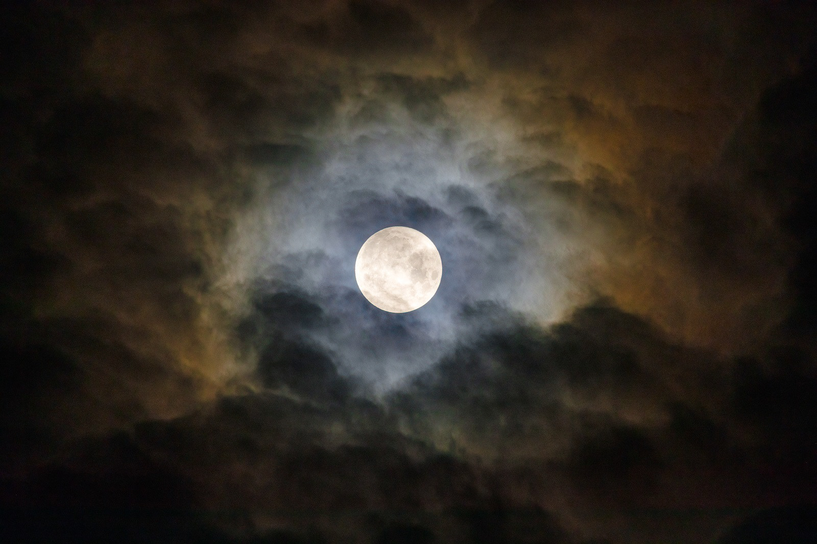 Supermoon mystery by Andi Hargreaves LRPS