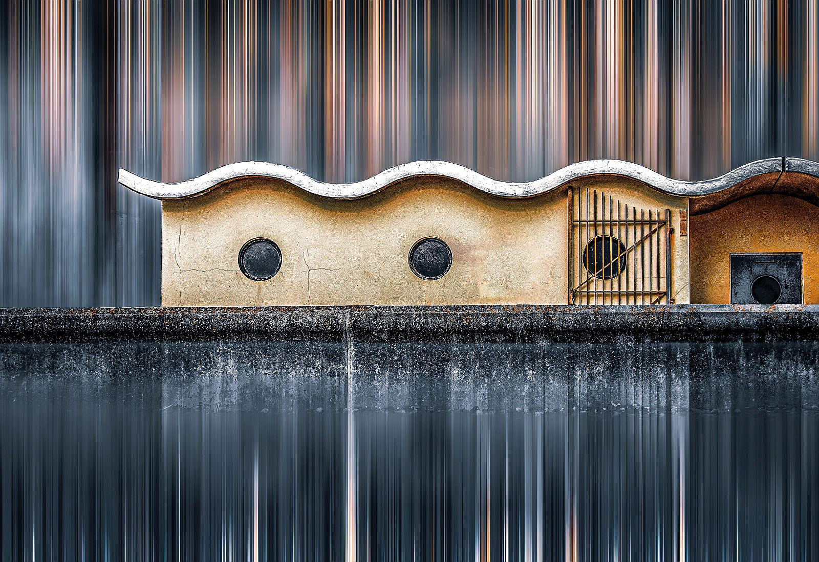 Wavy roof by Bogdan Schitean