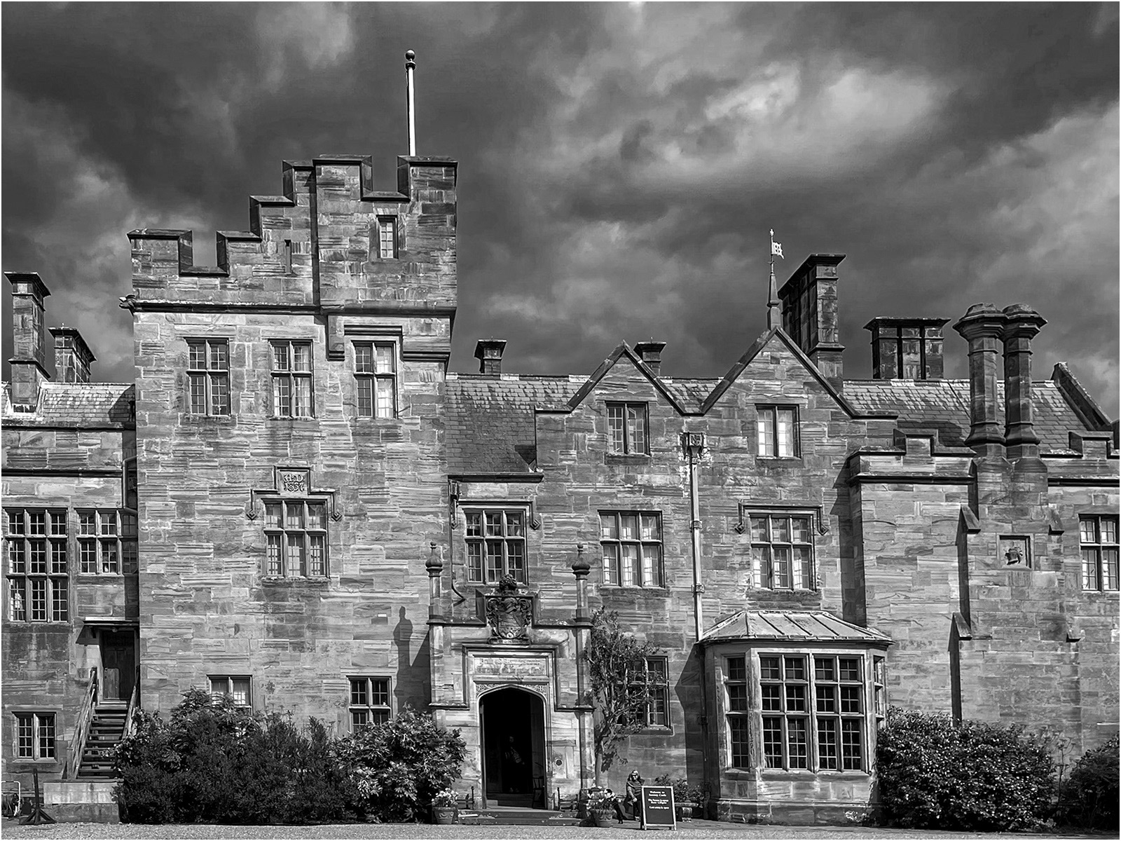Scotney Castle by Mel Gear