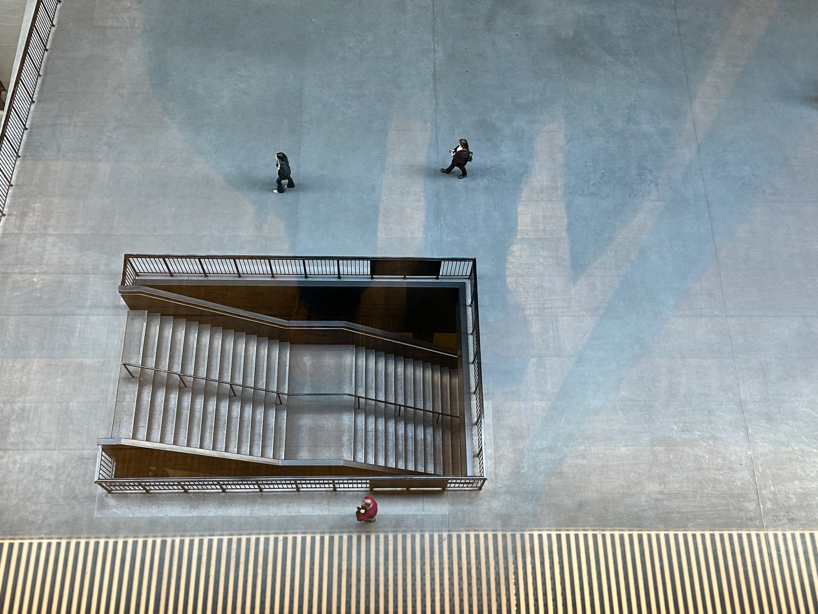 Angles at Tate Modern by Andi Hargreaves LRPS