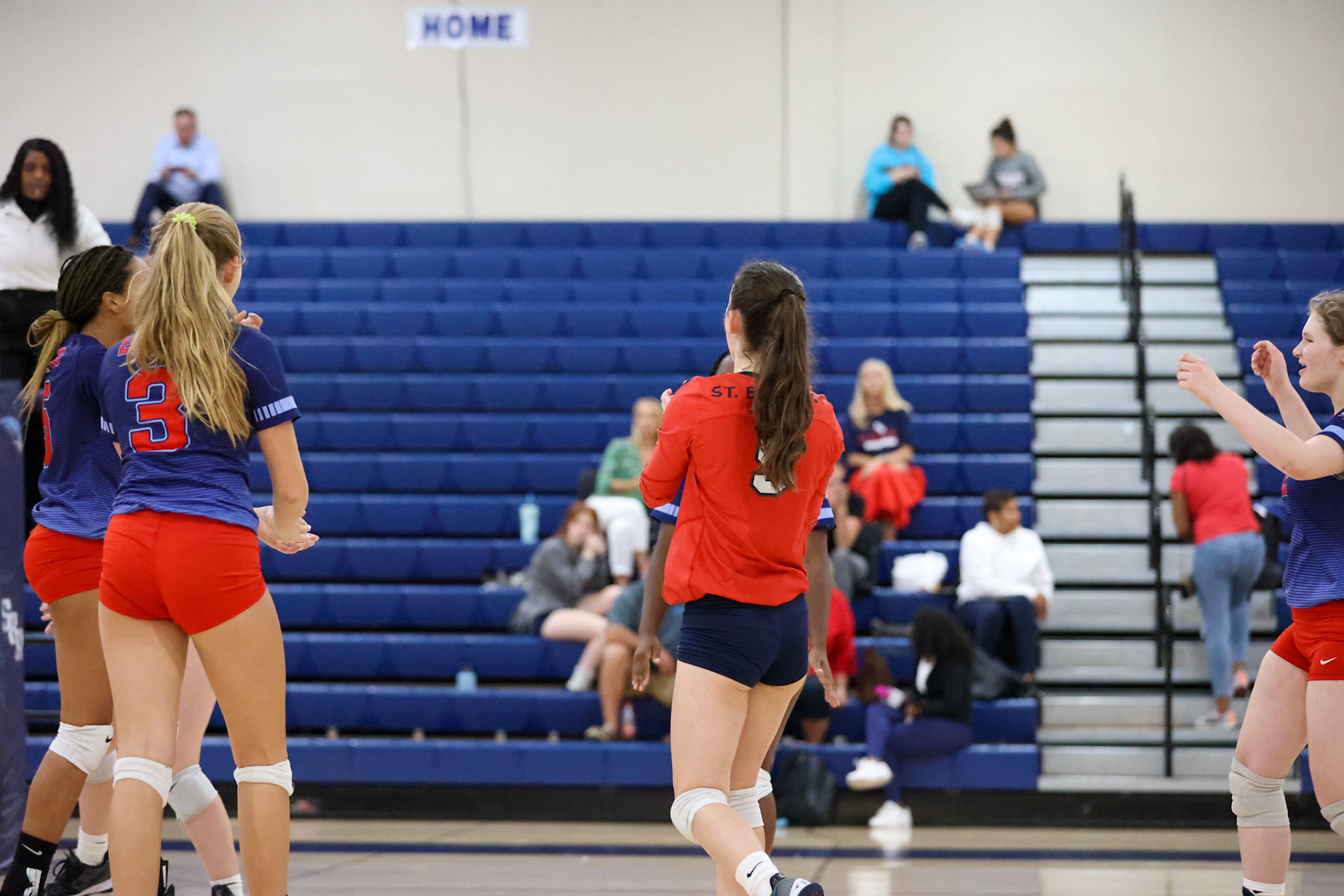St. Benedict Volleyball vs Hutchison at St. Benedict on Tuesday, September 13, 2022. (Ryan Beatty/SBA)
