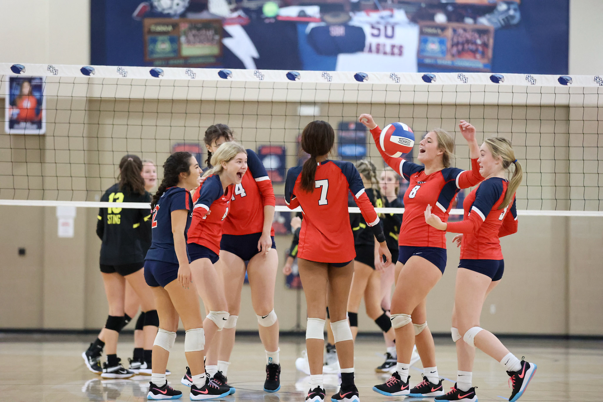 St. Benedict Volleyball vs Hutchison at St. Benedict on Tuesday, September 13, 2022. (Ryan Beatty/SBA)