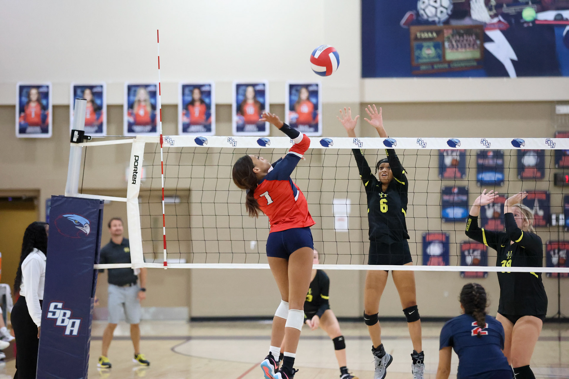 St. Benedict Volleyball vs Hutchison at St. Benedict on Tuesday, September 13, 2022. (Ryan Beatty/SBA)