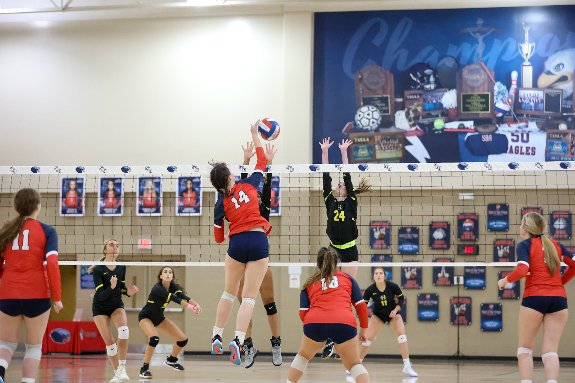 St. Benedict Volleyball vs Hutchison at St. Benedict on Tuesday, September 13, 2022. (Ryan Beatty/SBA)