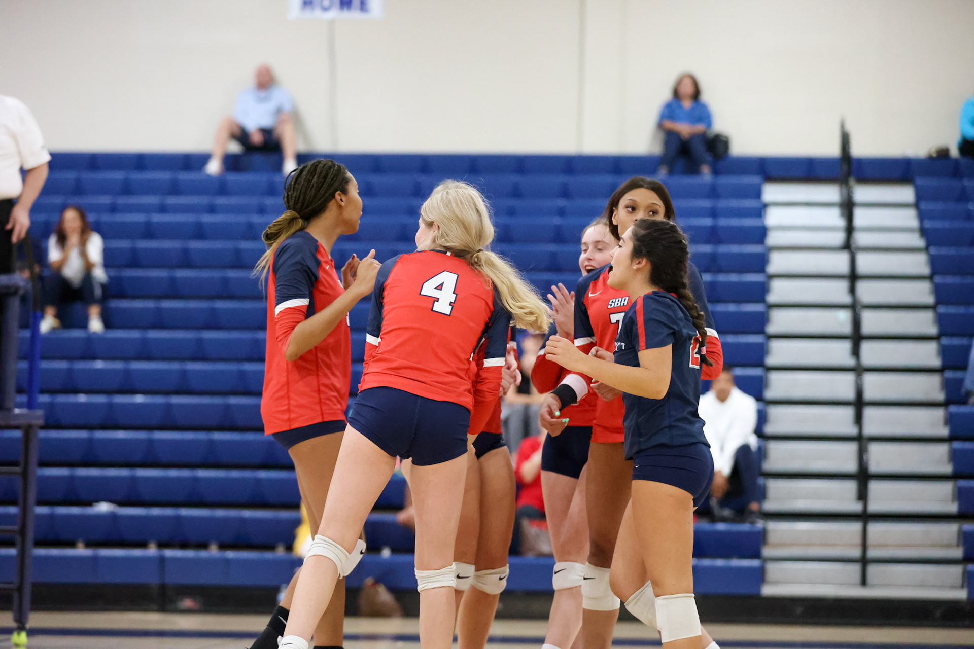 St. Benedict Volleyball vs Hutchison at St. Benedict on Tuesday, September 13, 2022. (Ryan Beatty/SBA)