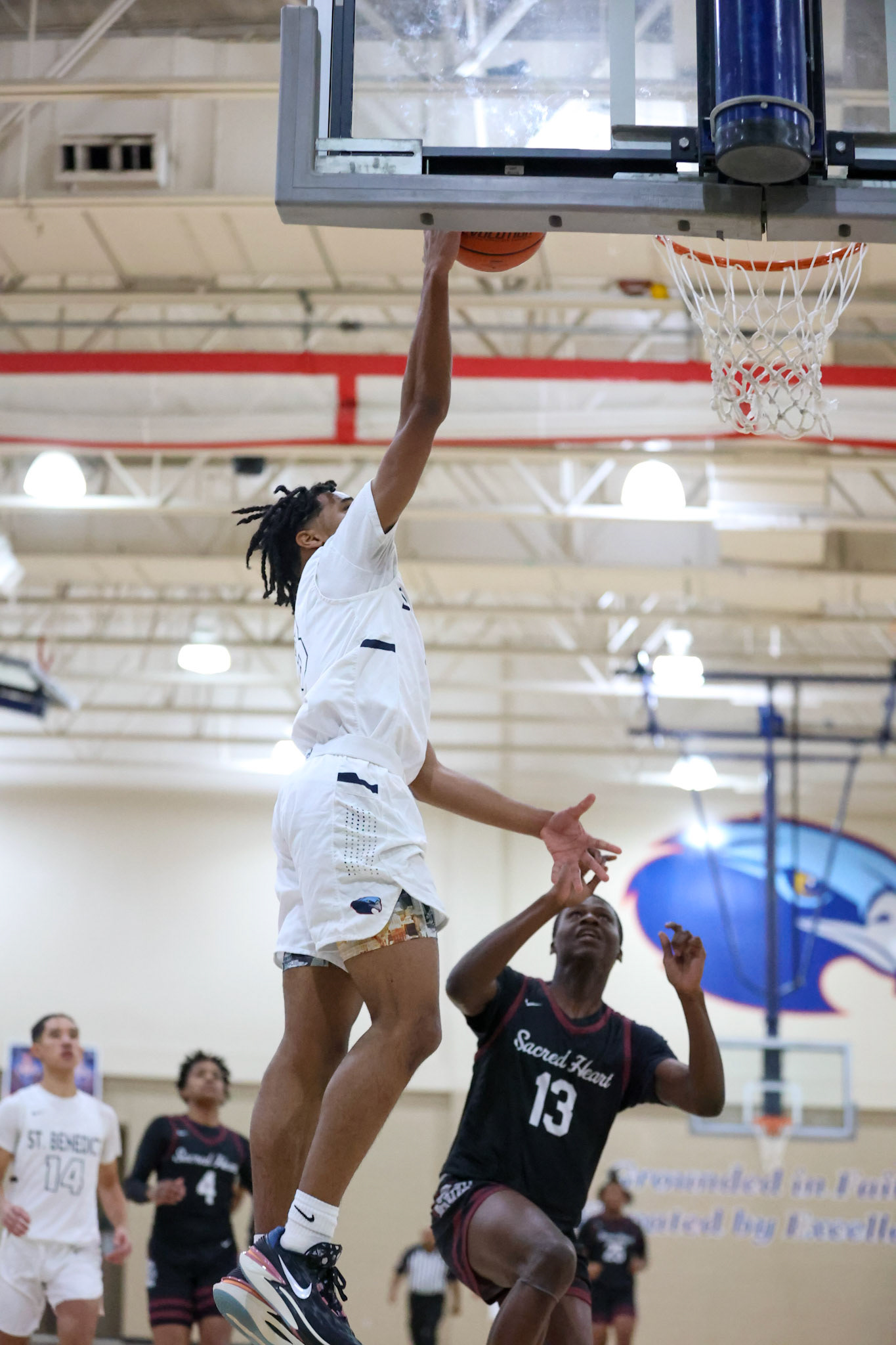 SBA Basketball vs Sacred Heart at the 2022 SBA Holiday Hoops Tournament. (Ryan Beatty Photo)