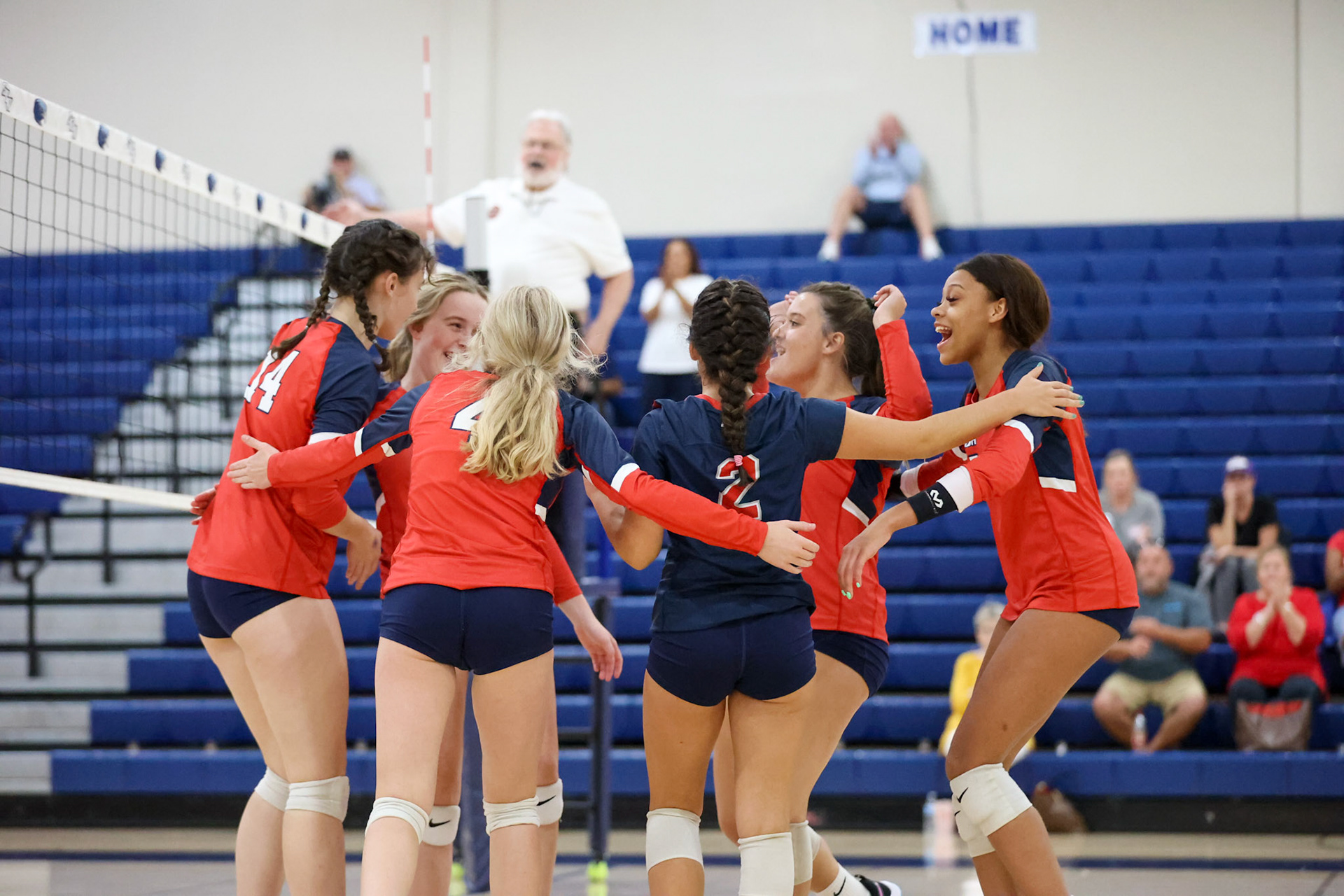 St. Benedict Volleyball vs Hutchison at St. Benedict on Tuesday, September 13, 2022. (Ryan Beatty/SBA)