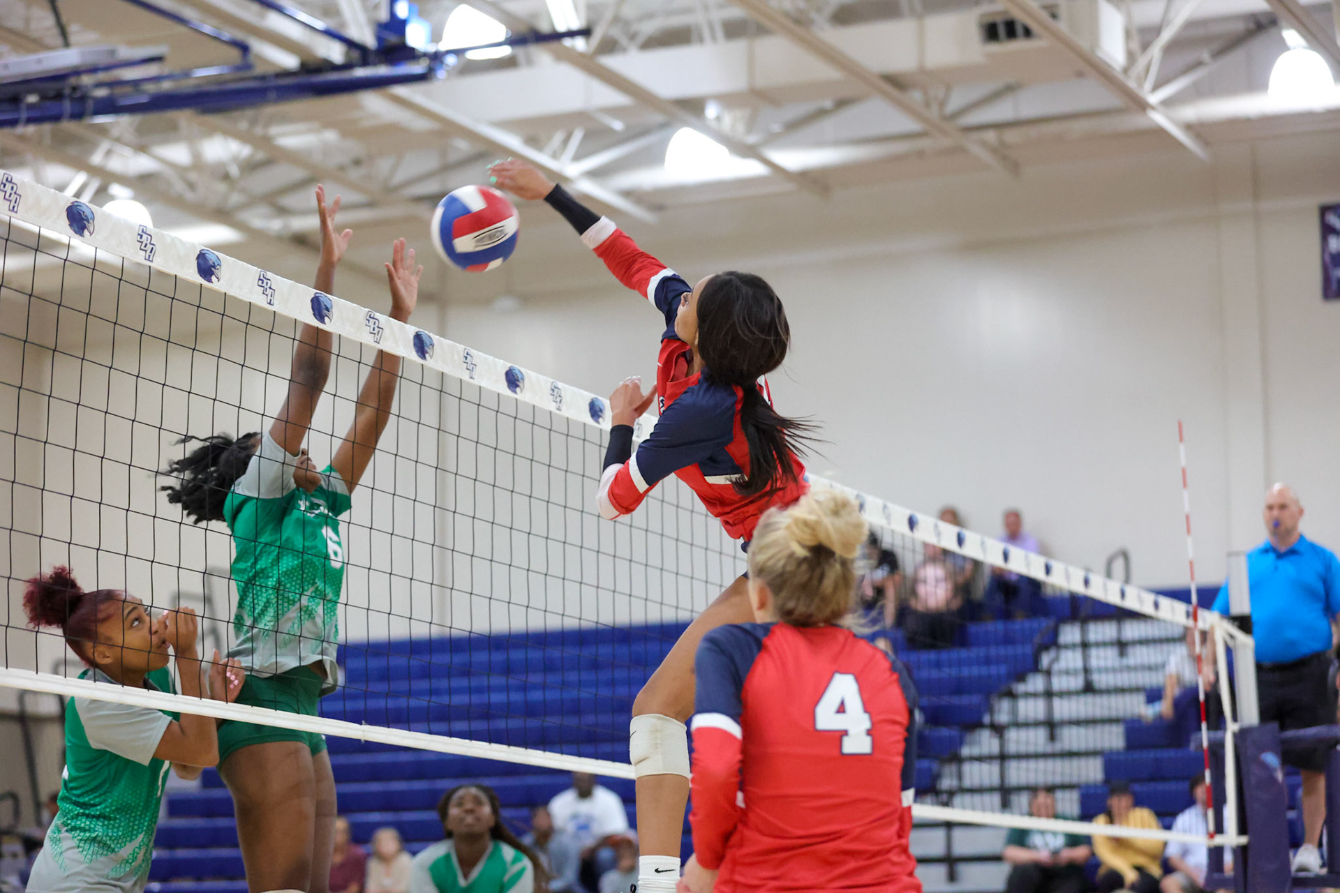 St. Benedict Volleyball vs White Station at St. Benedict at Auburndale in Memphis, TN on Thursday, September 22, 2022. (Ryan Beatty/SBA)