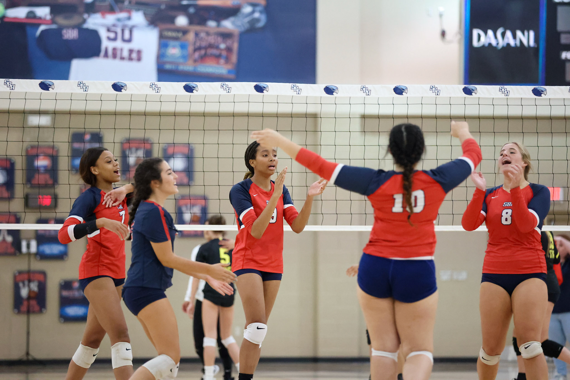 St. Benedict Volleyball vs Hutchison at St. Benedict on Tuesday, September 13, 2022. (Ryan Beatty/SBA)
