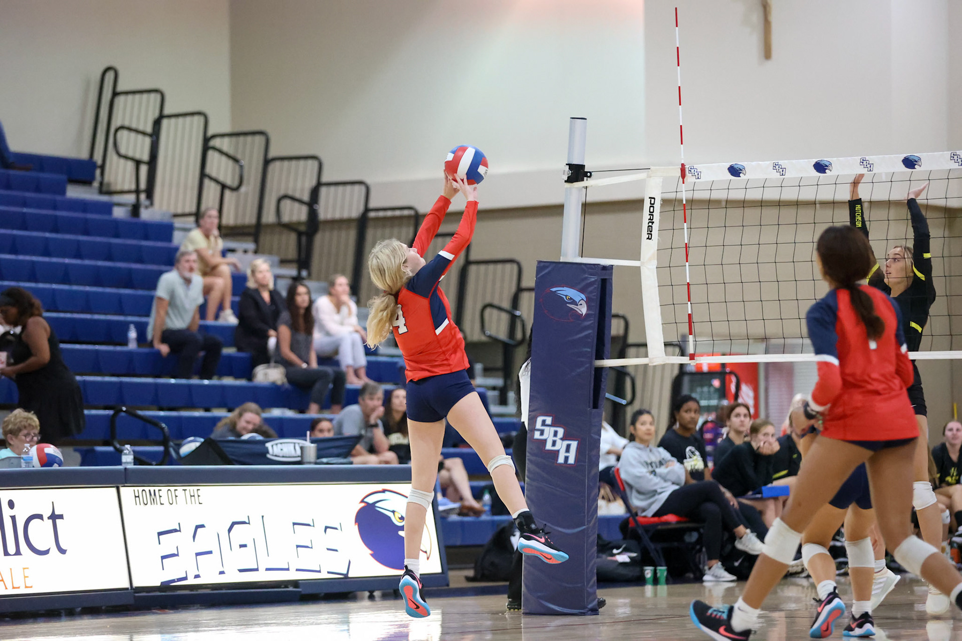 St. Benedict Volleyball vs Hutchison at St. Benedict on Tuesday, September 13, 2022. (Ryan Beatty/SBA)