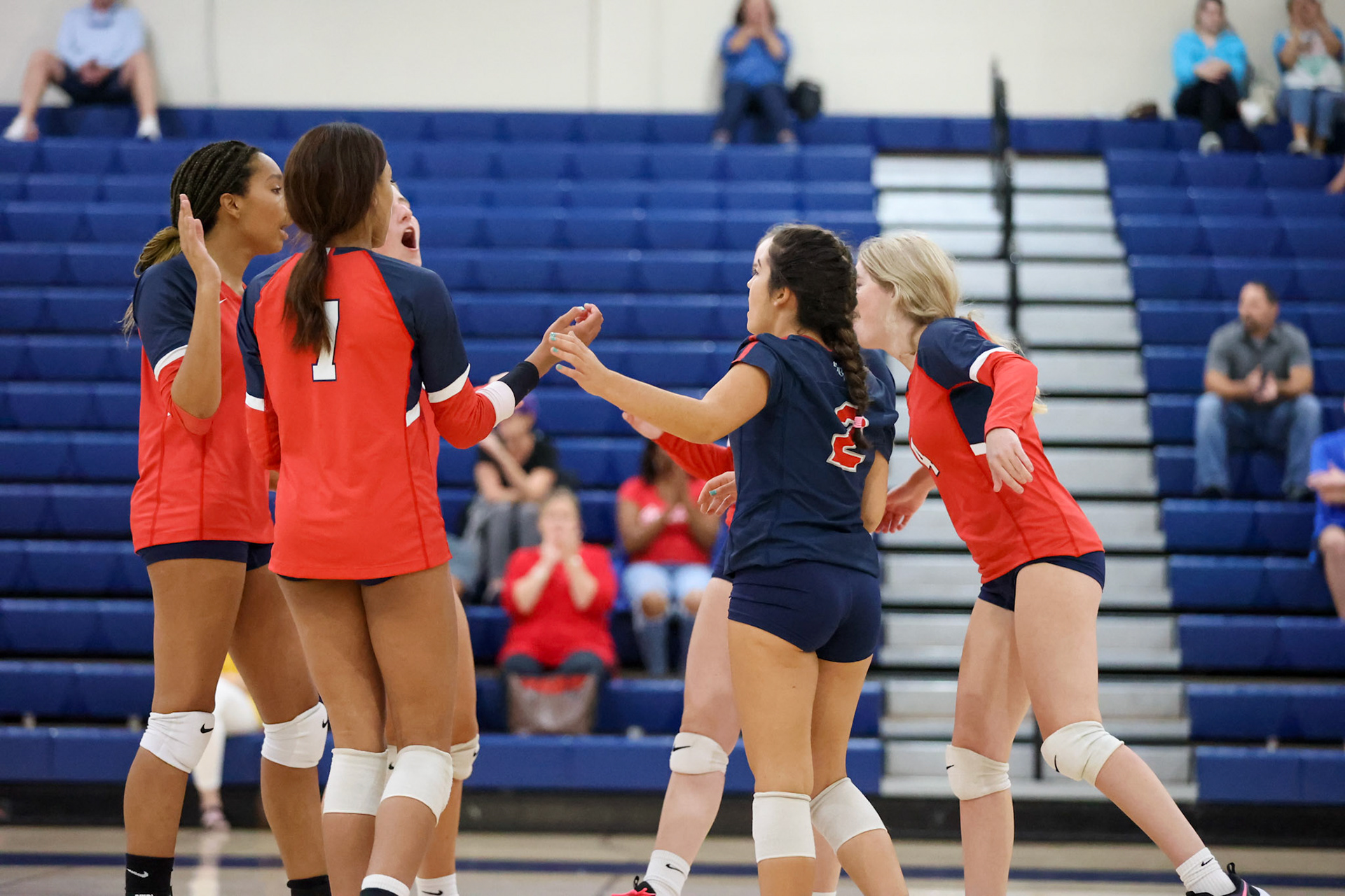 St. Benedict Volleyball vs Hutchison at St. Benedict on Tuesday, September 13, 2022. (Ryan Beatty/SBA)