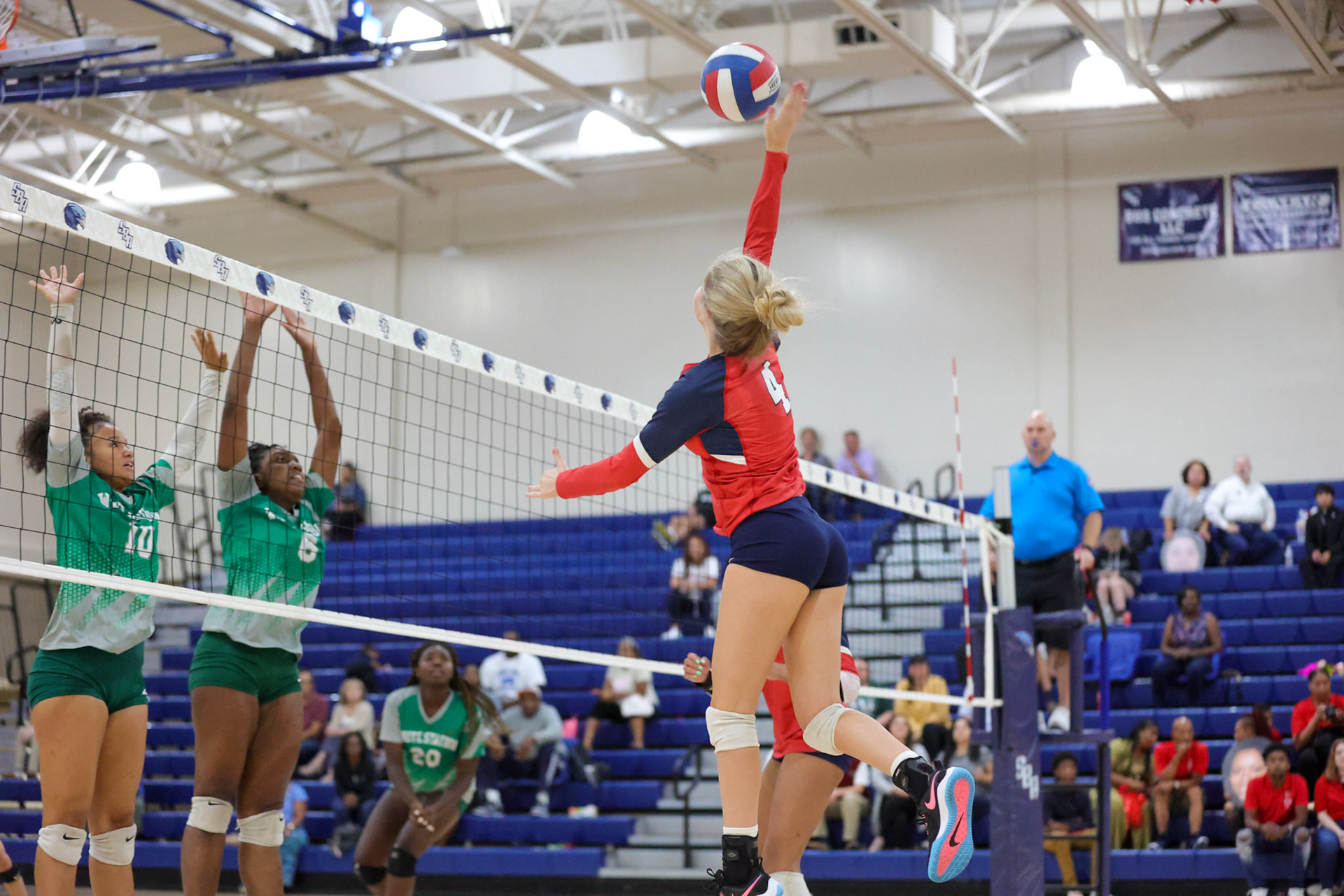 St. Benedict Volleyball vs White Station at St. Benedict at Auburndale in Memphis, TN on Thursday, September 22, 2022. (Ryan Beatty/SBA)
