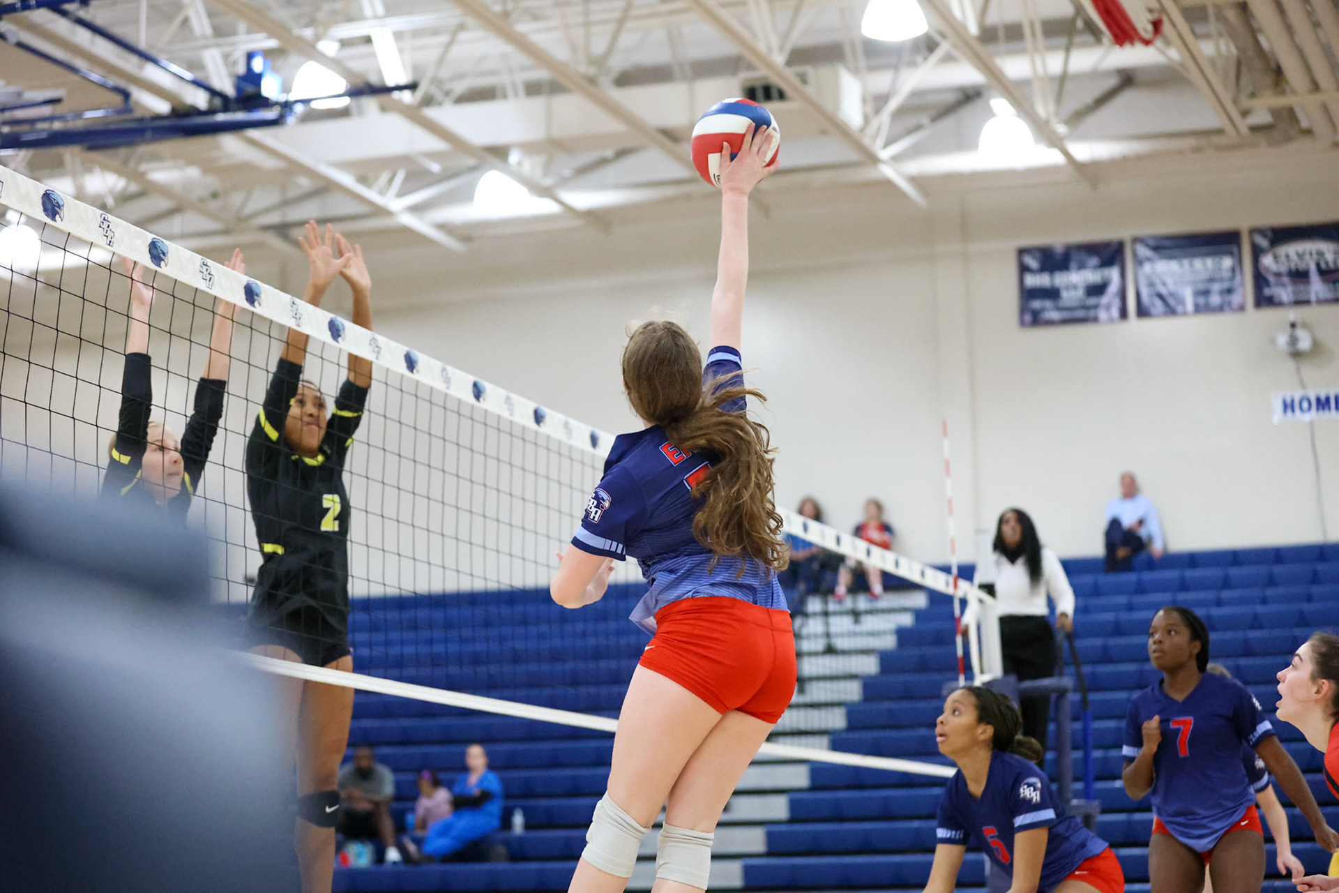 St. Benedict Volleyball vs Hutchison at St. Benedict on Tuesday, September 13, 2022. (Ryan Beatty/SBA)