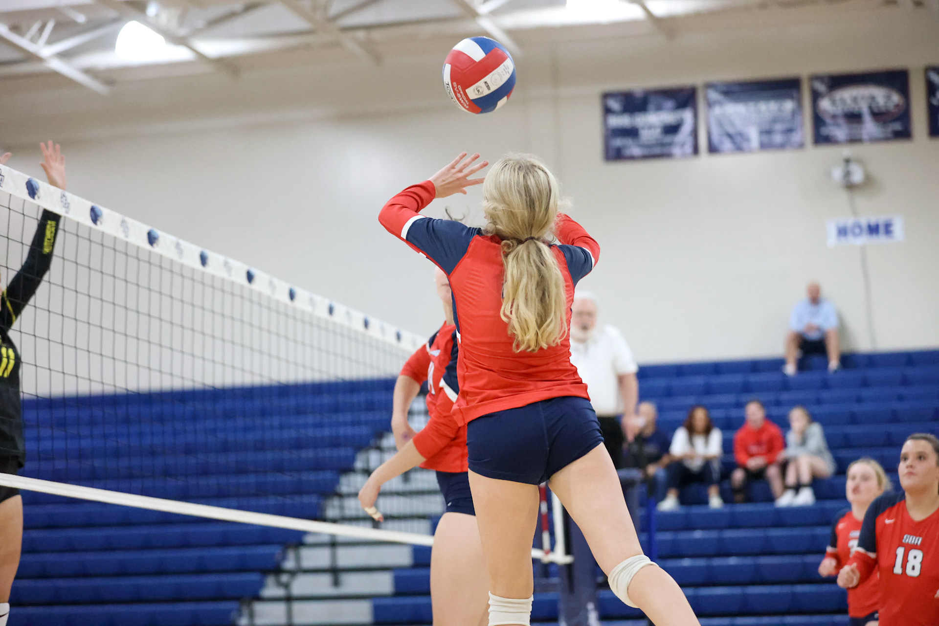 St. Benedict Volleyball vs Hutchison at St. Benedict on Tuesday, September 13, 2022. (Ryan Beatty/SBA)