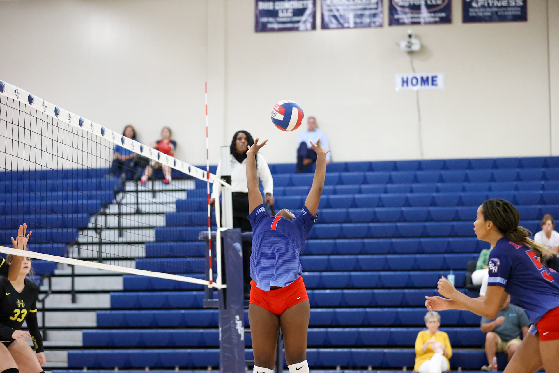 St. Benedict Volleyball vs Hutchison at St. Benedict on Tuesday, September 13, 2022. (Ryan Beatty/SBA)