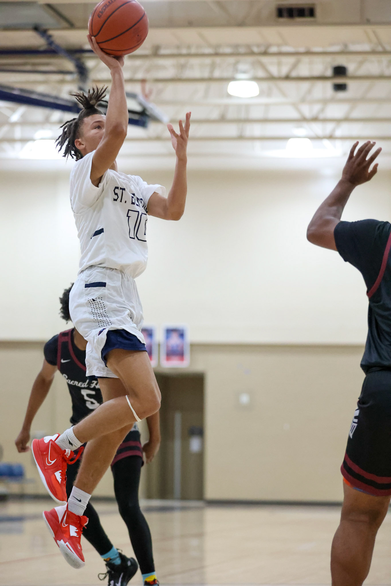 SBA Basketball vs Sacred Heart at the 2022 SBA Holiday Hoops Tournament. (Ryan Beatty Photo)