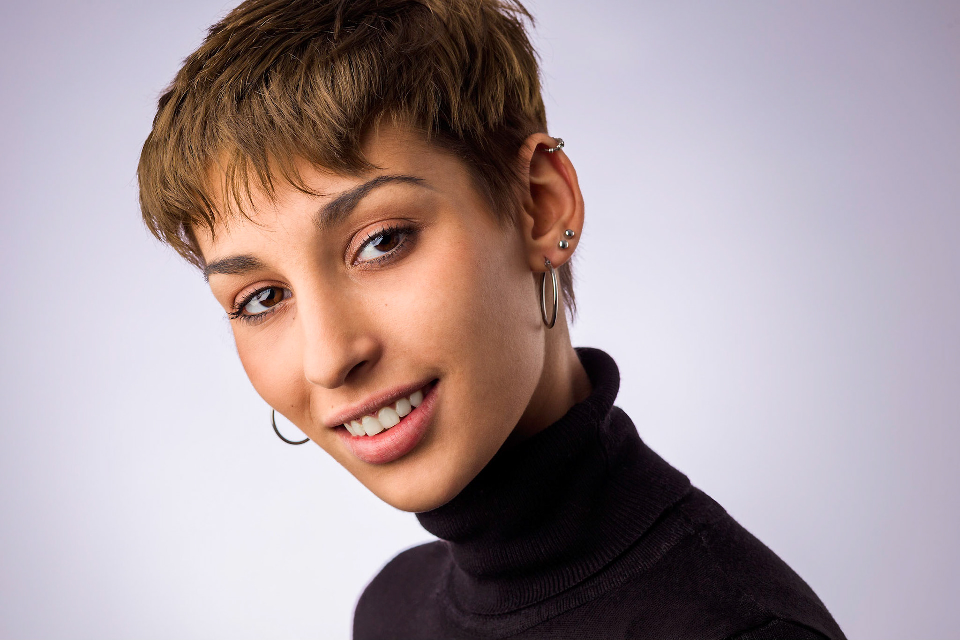 Book de fotos estilo Headshot  de la Bailarina, actriz y modelo Laura Balo. Laura López Barril es una artista polivalente ubicada en Madrid
