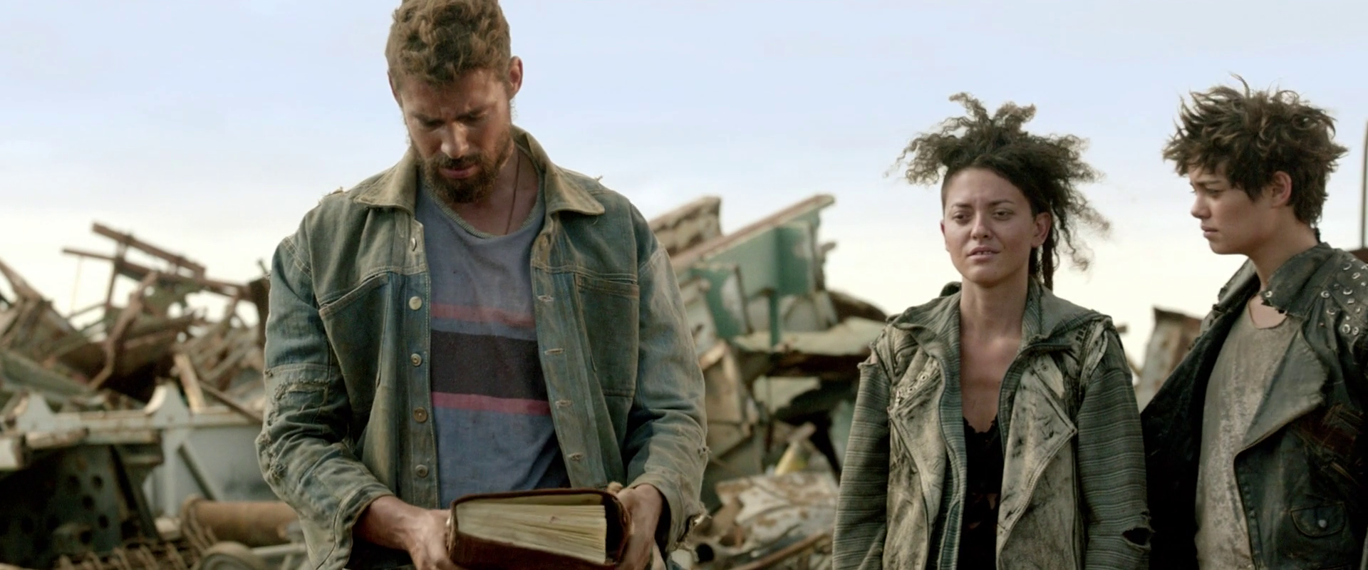 Fotografia: Marcelo Corpanni, ABC | Produtoras: Ouro 21, Biônica Filmes | Coprodutoras: Globo Filmes, Paramount, Malagueta Filmes