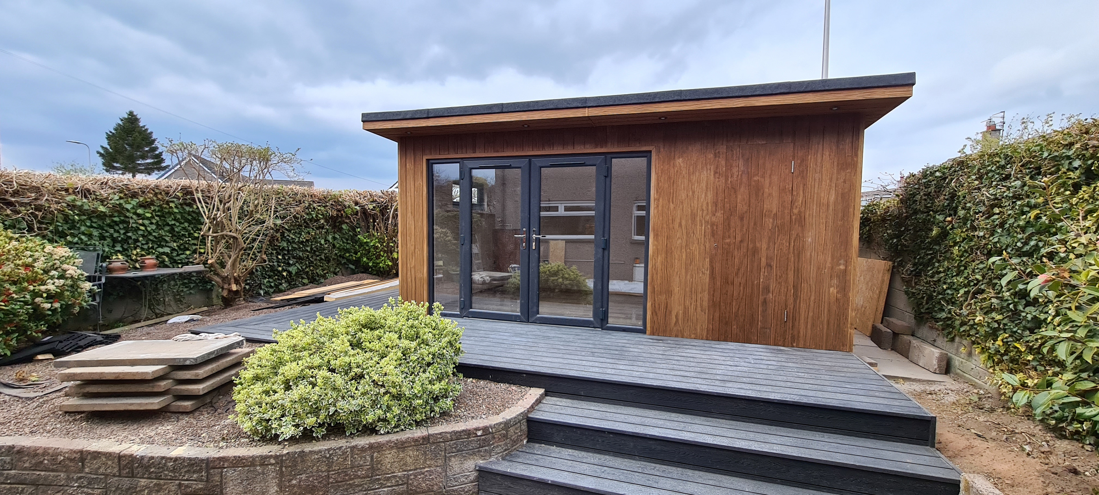 custom build garden office Dundee