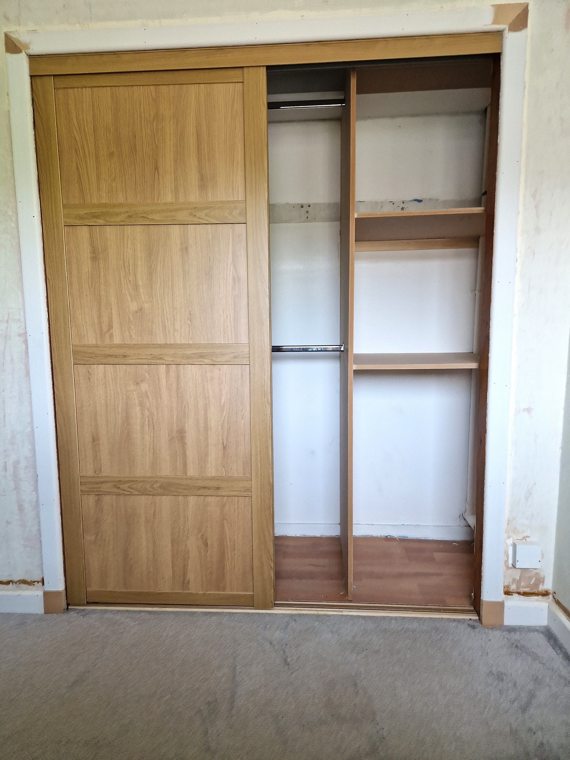 interior wardrobe shelving